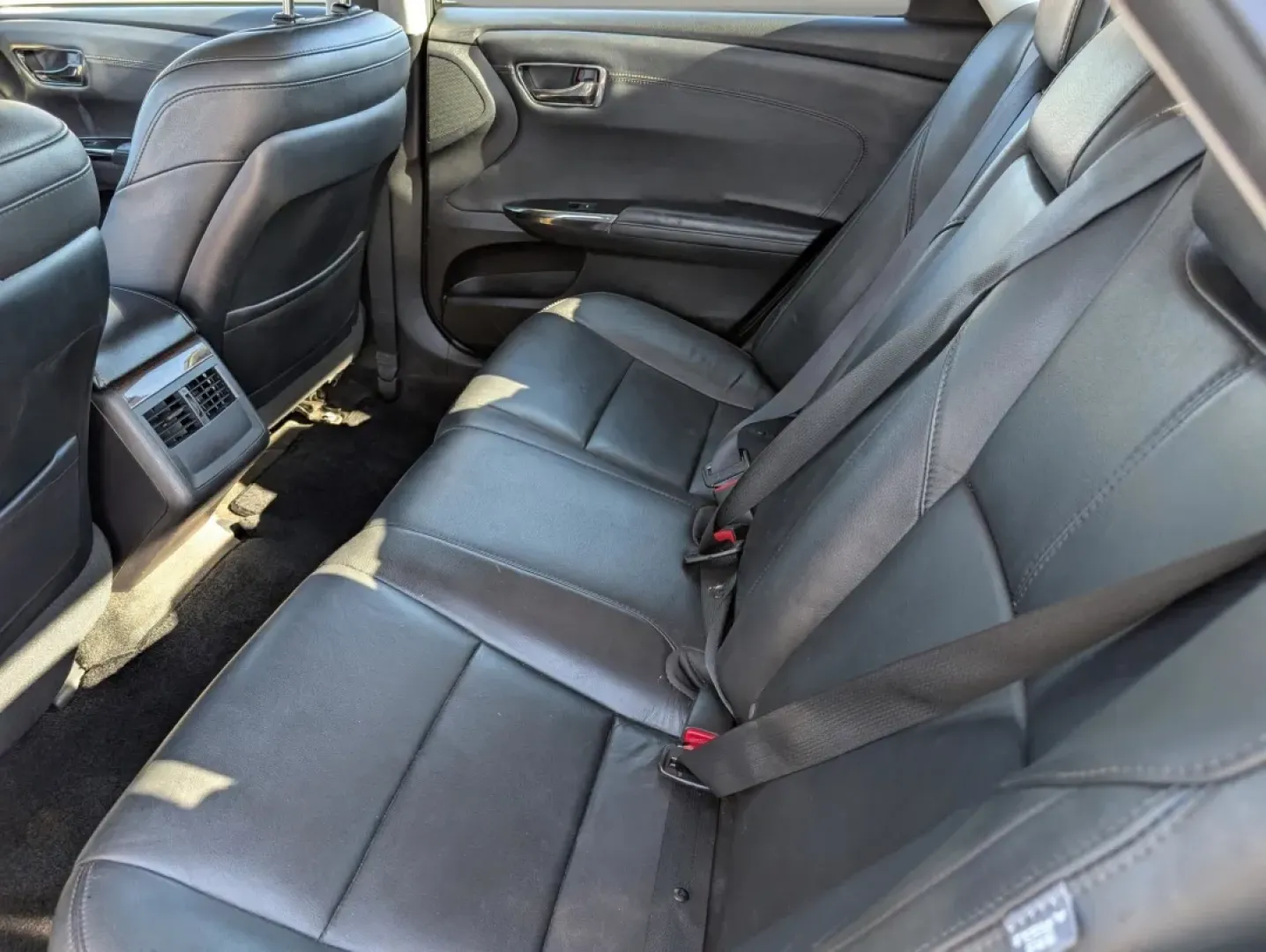 2014 /Black Toyota Avalon XLE (4T1BK1EB4EU) with an Other engine, located at 1430 Gateway Drive, Opelika, AL, 36801, (334) 239-0944, 32.637871, -85.409790 - Are you ready to elevate your driving experience? Meet the 2014 Toyota Avalon XLE, a sophisticated sedan that perfectly balances luxury, performance, and practicality. Whether you're commuting to work, running errands, or embarking on a weekend getaway, this vehicle is designed to enhance your lifes - Photo#9