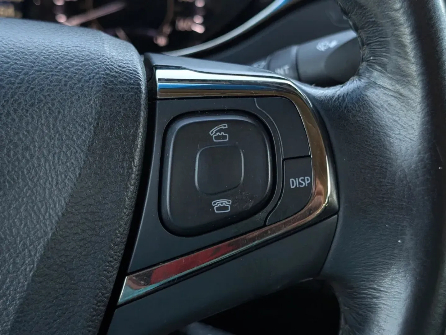 2014 /Black Toyota Avalon XLE (4T1BK1EB4EU) with an Other engine, located at 1430 Gateway Drive, Opelika, AL, 36801, (334) 239-0944, 32.637871, -85.409790 - Are you ready to elevate your driving experience? Meet the 2014 Toyota Avalon XLE, a sophisticated sedan that perfectly balances luxury, performance, and practicality. Whether you're commuting to work, running errands, or embarking on a weekend getaway, this vehicle is designed to enhance your lifes - Photo#16