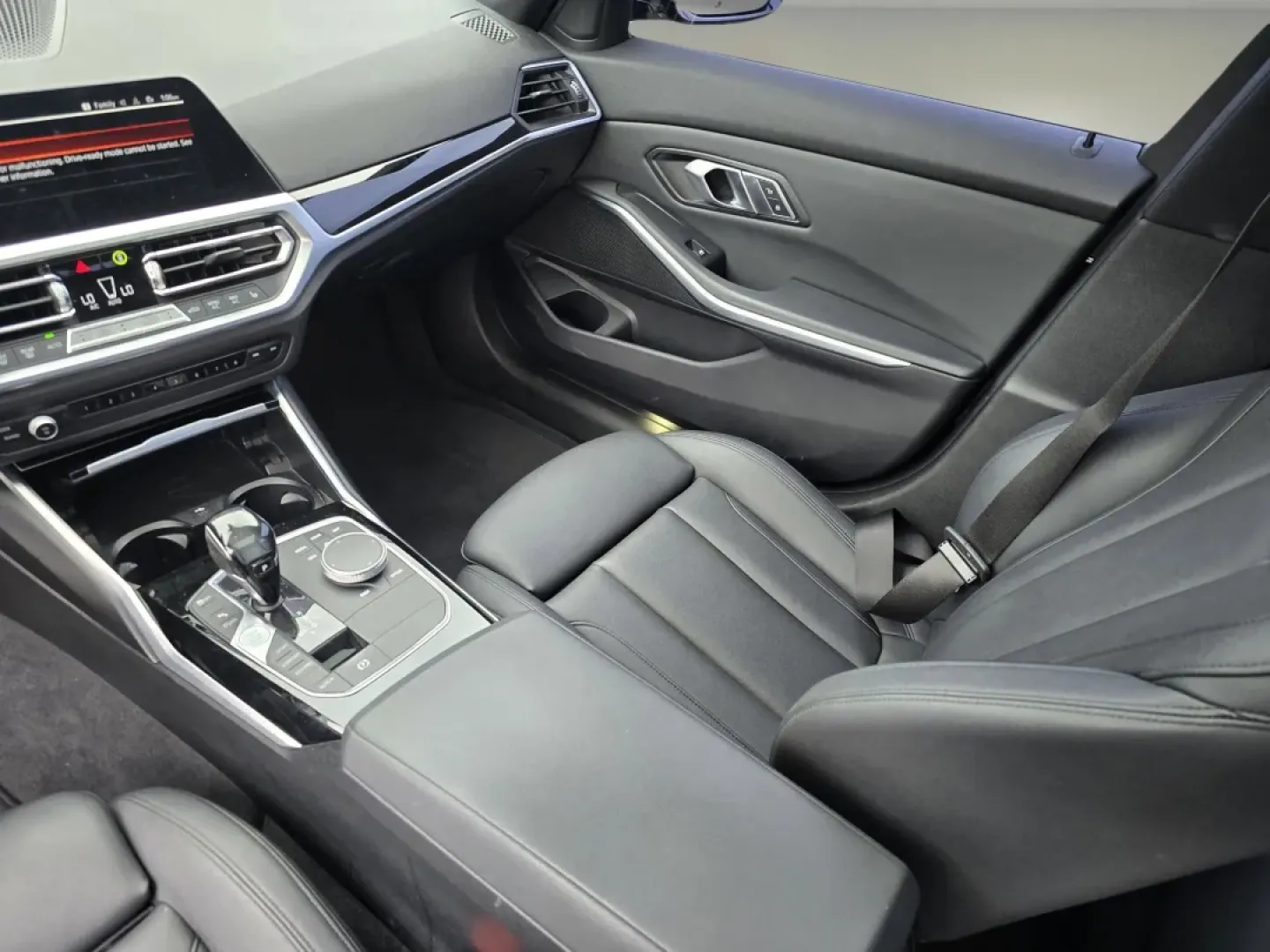 2019 BMW 3 Series 330i (WBA5R1C57KA) with an Other engine, located at 3959 U.S. 80 W, Phenix City, AL, 36870, (334) 297-4885, 32.469296, -85.135185 - **Experience Luxury and Performance with the 2019 BMW 3 Series at Gils Auto Phenix City, AL!**<br /> <br /> Are you ready to elevate your driving experience? This stunning 2019 BMW 3 Series 330i sedan is not just a vehicle; it's a lifestyle upgrade designed for those who appreciate performance, com - Photo#17