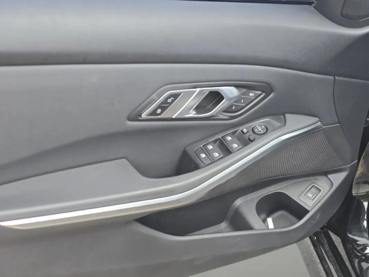 2019 BMW 3 Series 330i (WBA5R1C57KA) with an Other engine, located at 1430 Gateway Drive, Opelika, AL, 36801, (334) 239-0944, 32.637871, -85.409790 - **Experience Luxury and Performance with the 2019 BMW 3 Series at Gils Auto Phenix City, AL!**<br /> <br /> Are you ready to elevate your driving experience? This stunning 2019 BMW 3 Series 330i sedan is not just a vehicle; it's a lifestyle upgrade designed for those who appreciate performance, com - Photo#9