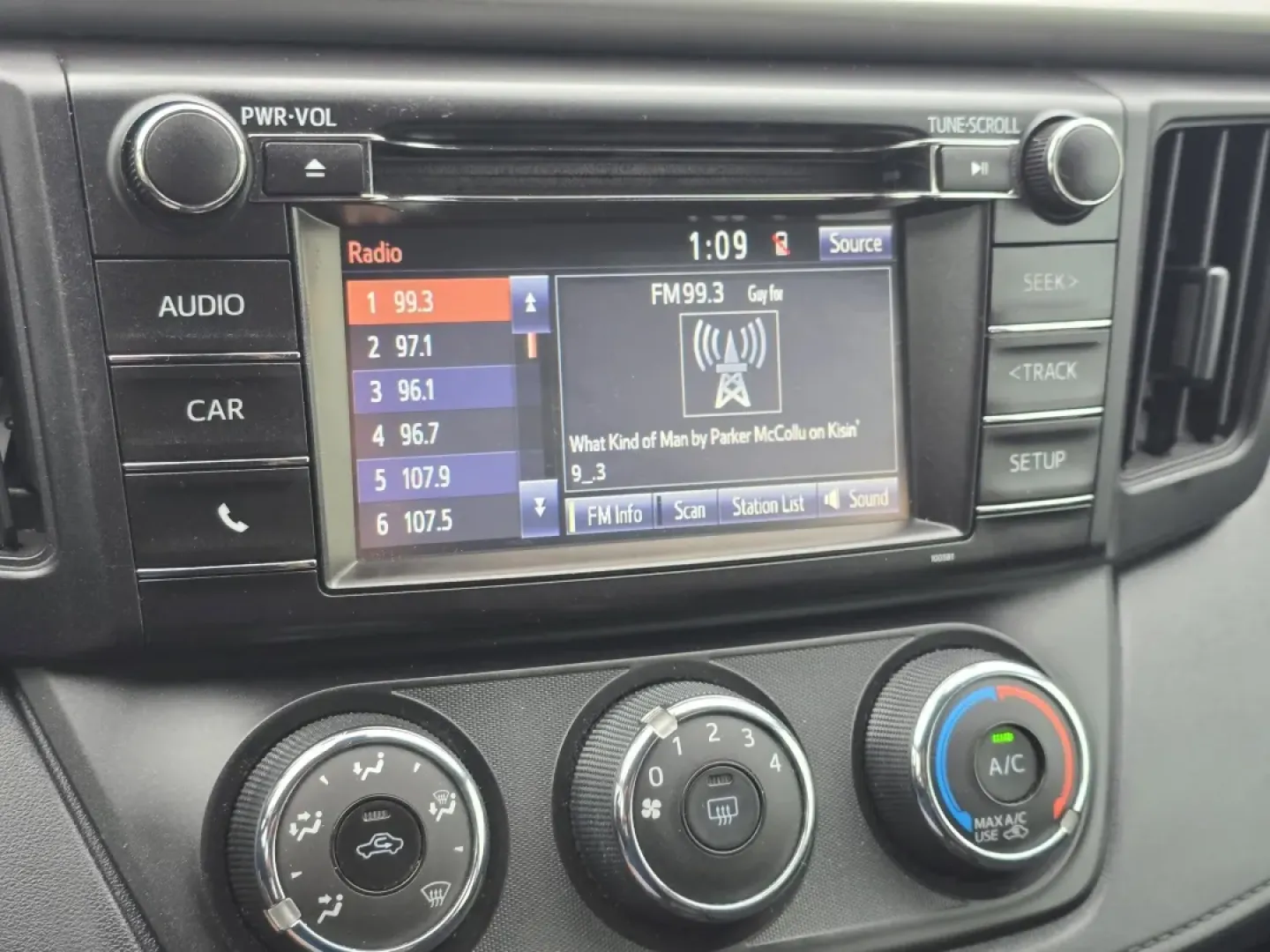 2017 Toyota RAV4 LE (2T3ZFREV7HW) with an Other engine, located at 804 22nd Ave, Phenix City, AL, 36870, (334) 297-1860, 32.484749, -85.024475 - Are you ready to elevate your daily commute or embark on weekend adventures with the perfect SUV? Look no further than this stunning 2017 Toyota RAV4 LE, available now at Gils Auto in Phenix City, AL. Designed for both comfort and versatility, this dynamic vehicle is ideal for growing families, budg - Photo#17