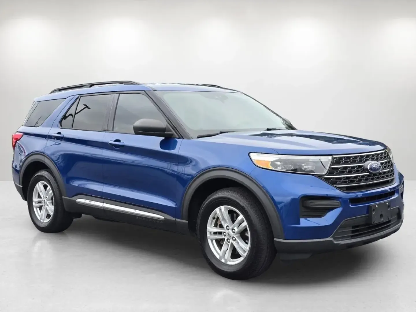 2020 Ford Explorer XLT (1FMSK8DH0LG) with an Other engine, located at 3959 U.S. 80 W, Phenix City, AL, 36870, (334) 297-4885, 32.469296, -85.135185 - Experience the perfect blend of adventure and practicality with this stunning 2020 Ford Explorer XLT, available now at Gils Auto in Phenix City, AL. If you're looking for a vehicle that's great for growing families, perfect for weekend adventures, and ideal for long commutes, this SUV checks all the - Photo#2