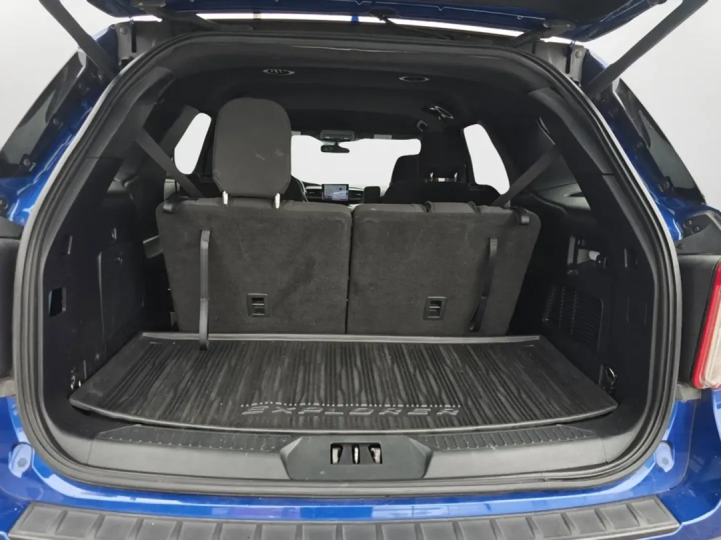 2020 Ford Explorer XLT (1FMSK8DH0LG) with an Other engine, located at 3959 U.S. 80 W, Phenix City, AL, 36870, (334) 297-4885, 32.469296, -85.135185 - Experience the perfect blend of adventure and practicality with this stunning 2020 Ford Explorer XLT, available now at Gils Auto in Phenix City, AL. If you're looking for a vehicle that's great for growing families, perfect for weekend adventures, and ideal for long commutes, this SUV checks all the - Photo#8