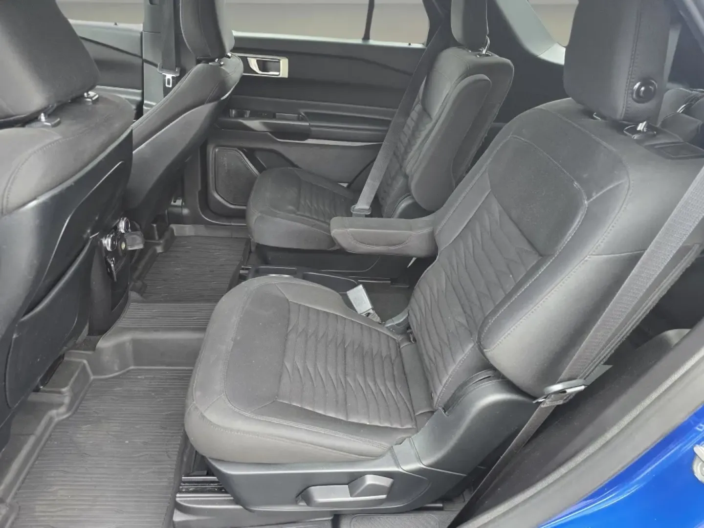 2020 Ford Explorer XLT (1FMSK8DH0LG) with an Other engine, located at 3959 U.S. 80 W, Phenix City, AL, 36870, (334) 297-4885, 32.469296, -85.135185 - Experience the perfect blend of adventure and practicality with this stunning 2020 Ford Explorer XLT, available now at Gils Auto in Phenix City, AL. If you're looking for a vehicle that's great for growing families, perfect for weekend adventures, and ideal for long commutes, this SUV checks all the - Photo#12