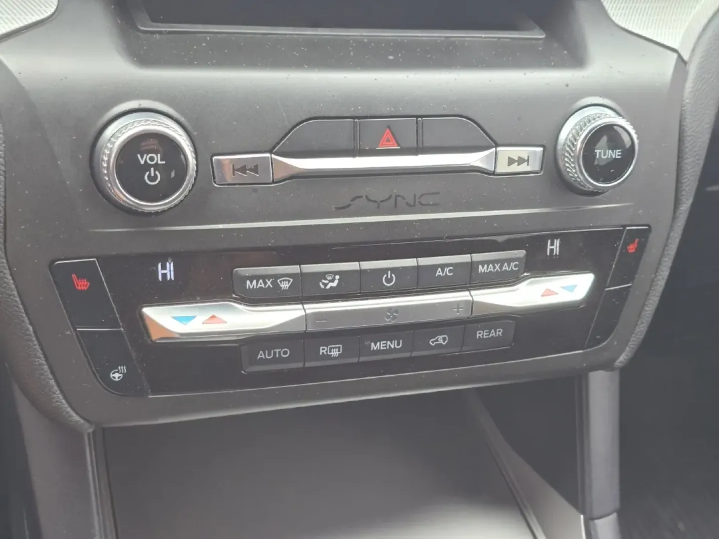 2020 Ford Explorer XLT (1FMSK8DH0LG) with an Other engine, located at 521 Old Farm Lane Rd, Prattville, AL, 36066, (334) 325-1505, 32.482460, -86.416367 - Experience the perfect blend of adventure and practicality with this stunning 2020 Ford Explorer XLT, available now at Gils Auto in Phenix City, AL. If you're looking for a vehicle that's great for growing families, perfect for weekend adventures, and ideal for long commutes, this SUV checks all the - Photo#17