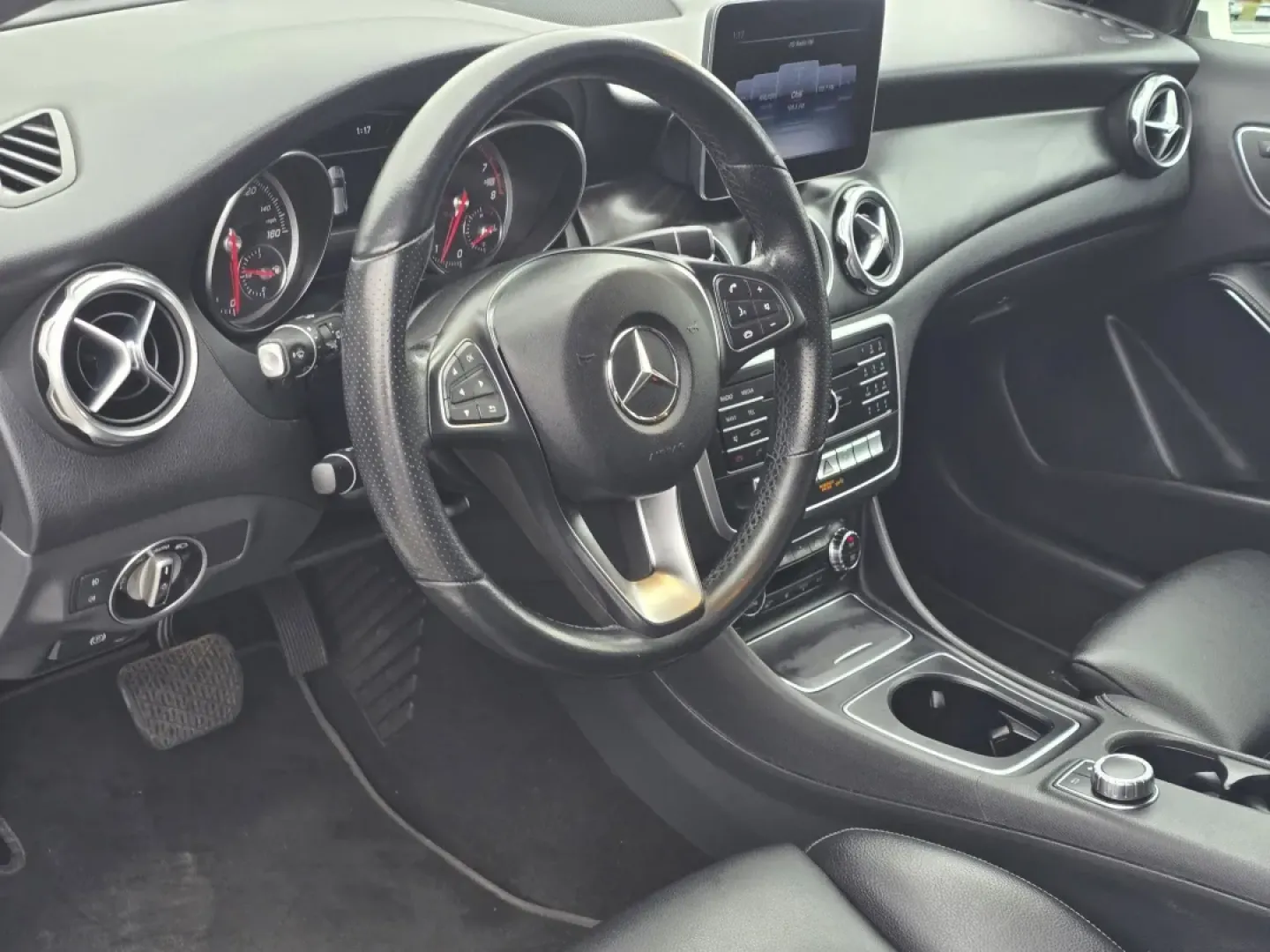 2019 Mercedes-Benz GLA GLA 250 (WDCTG4EB1KU) with an Other engine, located at 804 22nd Ave, Phenix City, AL, 36870, (334) 297-1860, 32.484749, -85.024475 - Are you ready to elevate your daily commute or family adventures? Look no further than this stunning 2019 Mercedes-Benz GLA 250, available now at Gils Auto in Phenix City, AL. Perfectly tailored for those who seek a blend of luxury and practicality, this SUV promises to be your reliable companion fo - Photo#11