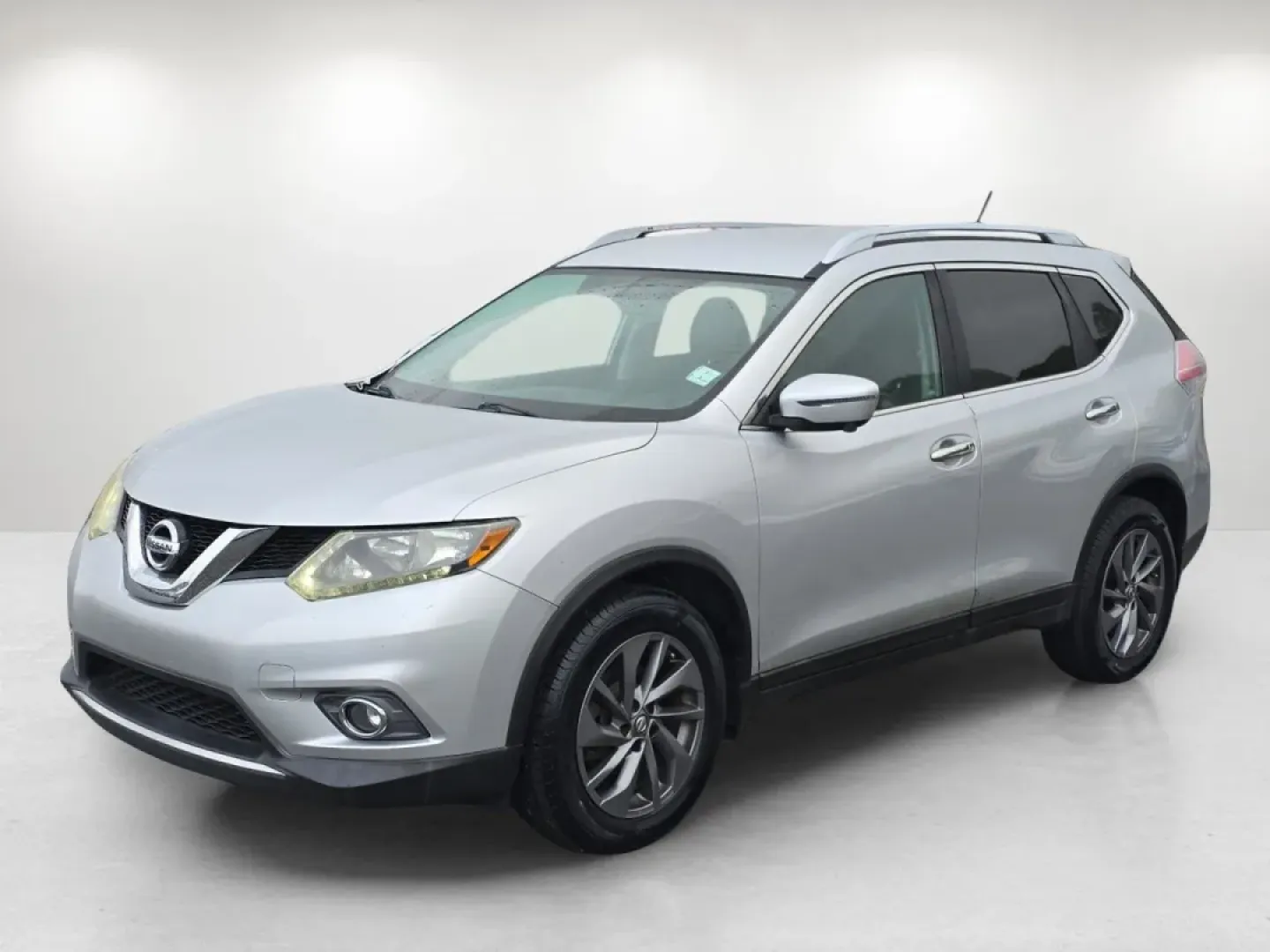 2016 /Charcoal Nissan Rogue SL (5N1AT2MT3GC) with an Other engine, located at 3959 U.S. 80 W, Phenix City, AL, 36870, (334) 297-4885, 32.469296, -85.135185 - **Explore Adventure with the 2016 Nissan Rogue SL at Gils Auto - Your Family-Friendly Buy Here Pay Here Dealership!**<br /> <br /> Are you searching for the perfect SUV that fits seamlessly into your adventurous lifestyle? Look no further! The 2016 Nissan Rogue SL combines practicality and comfort, - Photo#1