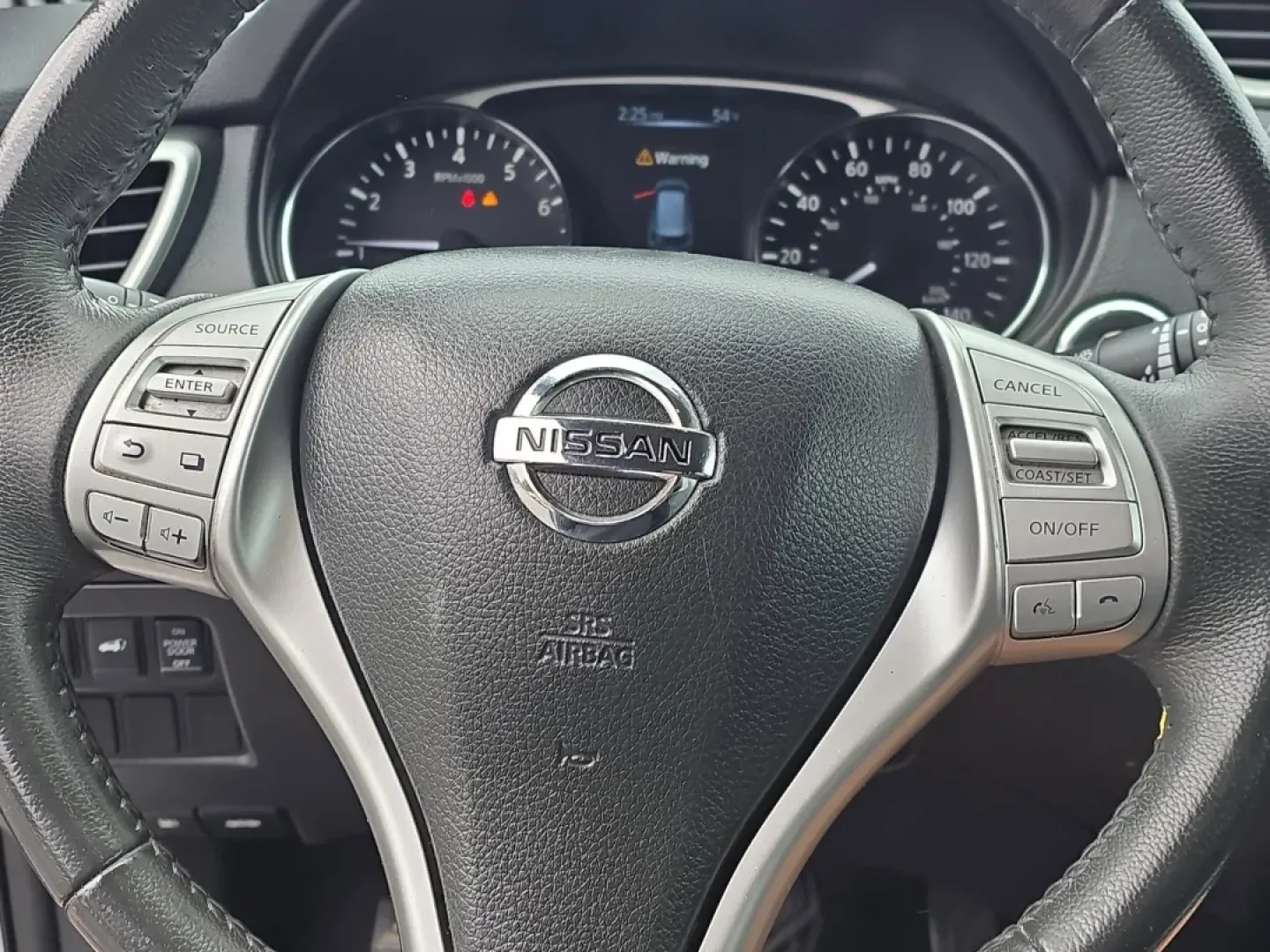 2016 /Charcoal Nissan Rogue SL (5N1AT2MT3GC) with an Other engine, located at 3959 U.S. 80 W, Phenix City, AL, 36870, (334) 297-4885, 32.469296, -85.135185 - **Explore Adventure with the 2016 Nissan Rogue SL at Gils Auto - Your Family-Friendly Buy Here Pay Here Dealership!**<br /> <br /> Are you searching for the perfect SUV that fits seamlessly into your adventurous lifestyle? Look no further! The 2016 Nissan Rogue SL combines practicality and comfort, - Photo#15