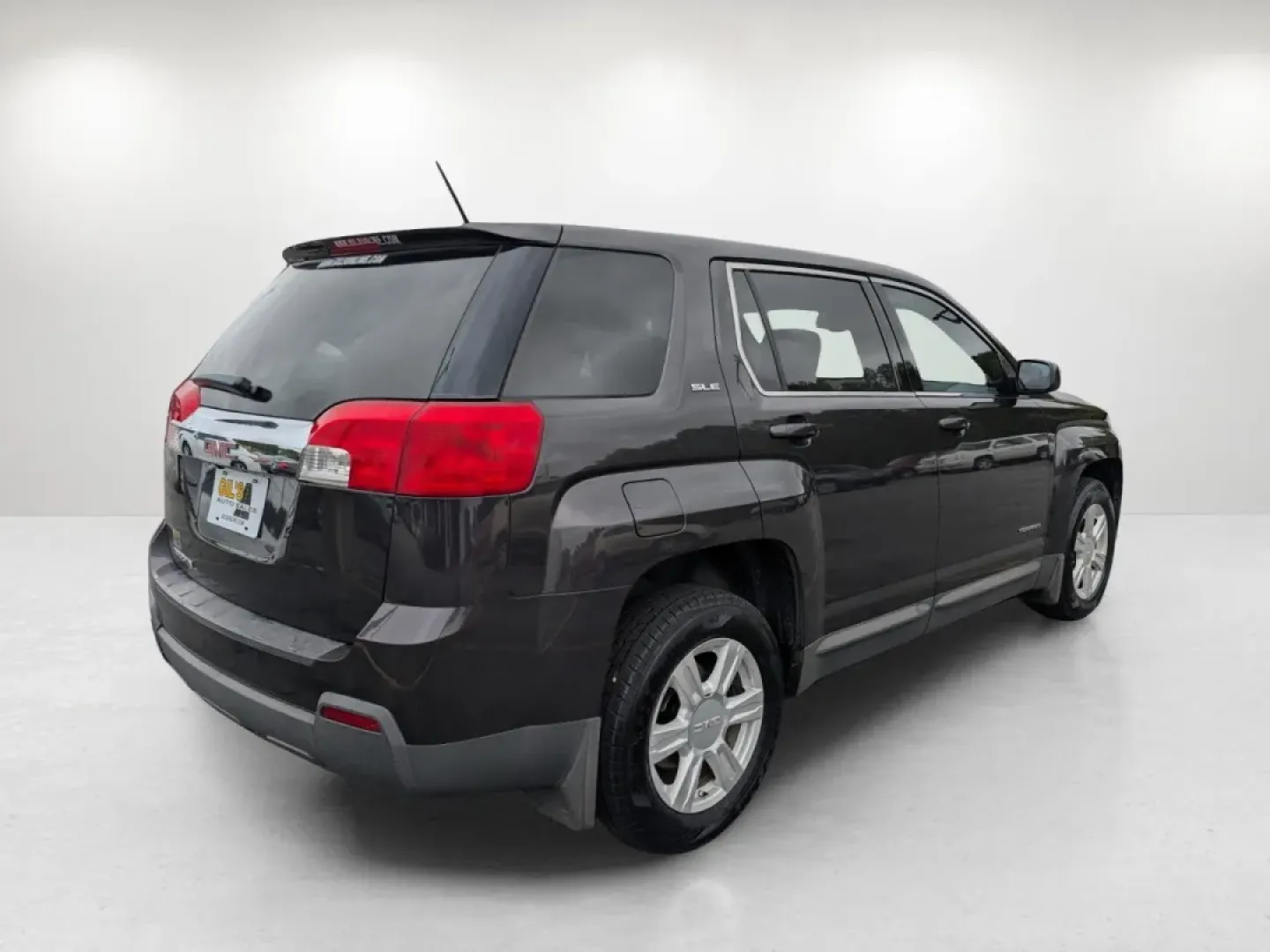 2015 /Jet Black GMC Terrain SLE (2GKALMEK4F6) with an Other engine, located at 5115 14th Ave., Columbus, GA, 31904, (706) 323-0345, 32.511494, -84.971046 - **Explore the Open Road in Style: 2015 GMC Terrain SLE Perfect for Your Next Adventure!**<br /> <br /> Imagine embarking on your next family road trip or weekend getaway in a vehicle that combines reliability, comfort, and a touch of sophistication. The 2015 GMC Terrain SLE, available at Gils Auto - Photo#5