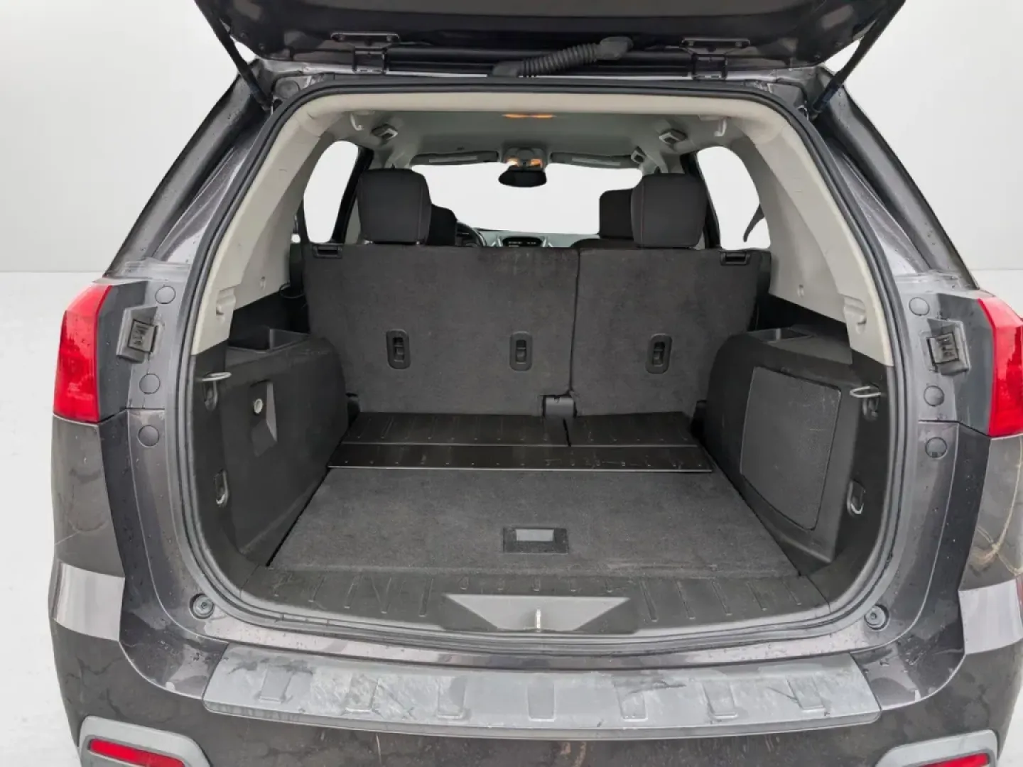 2015 /Jet Black GMC Terrain SLE (2GKALMEK4F6) with an Other engine, located at 5115 14th Ave., Columbus, GA, 31904, (706) 323-0345, 32.511494, -84.971046 - **Explore the Open Road in Style: 2015 GMC Terrain SLE Perfect for Your Next Adventure!**<br /> <br /> Imagine embarking on your next family road trip or weekend getaway in a vehicle that combines reliability, comfort, and a touch of sophistication. The 2015 GMC Terrain SLE, available at Gils Auto - Photo#7