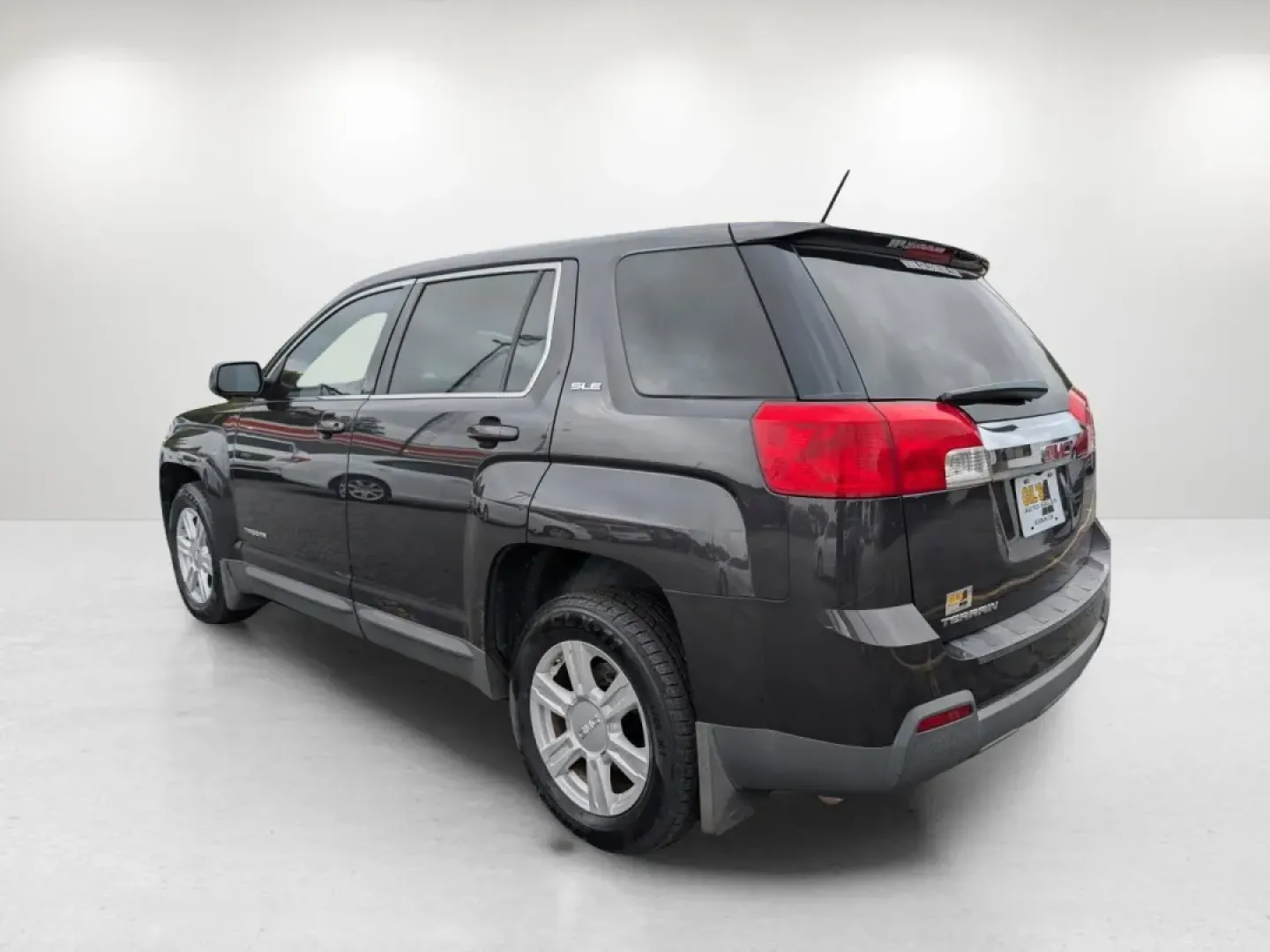 2015 /Jet Black GMC Terrain SLE (2GKALMEK4F6) with an Other engine, located at 5115 14th Ave., Columbus, GA, 31904, (706) 323-0345, 32.511494, -84.971046 - **Explore the Open Road in Style: 2015 GMC Terrain SLE Perfect for Your Next Adventure!**<br /> <br /> Imagine embarking on your next family road trip or weekend getaway in a vehicle that combines reliability, comfort, and a touch of sophistication. The 2015 GMC Terrain SLE, available at Gils Auto - Photo#8