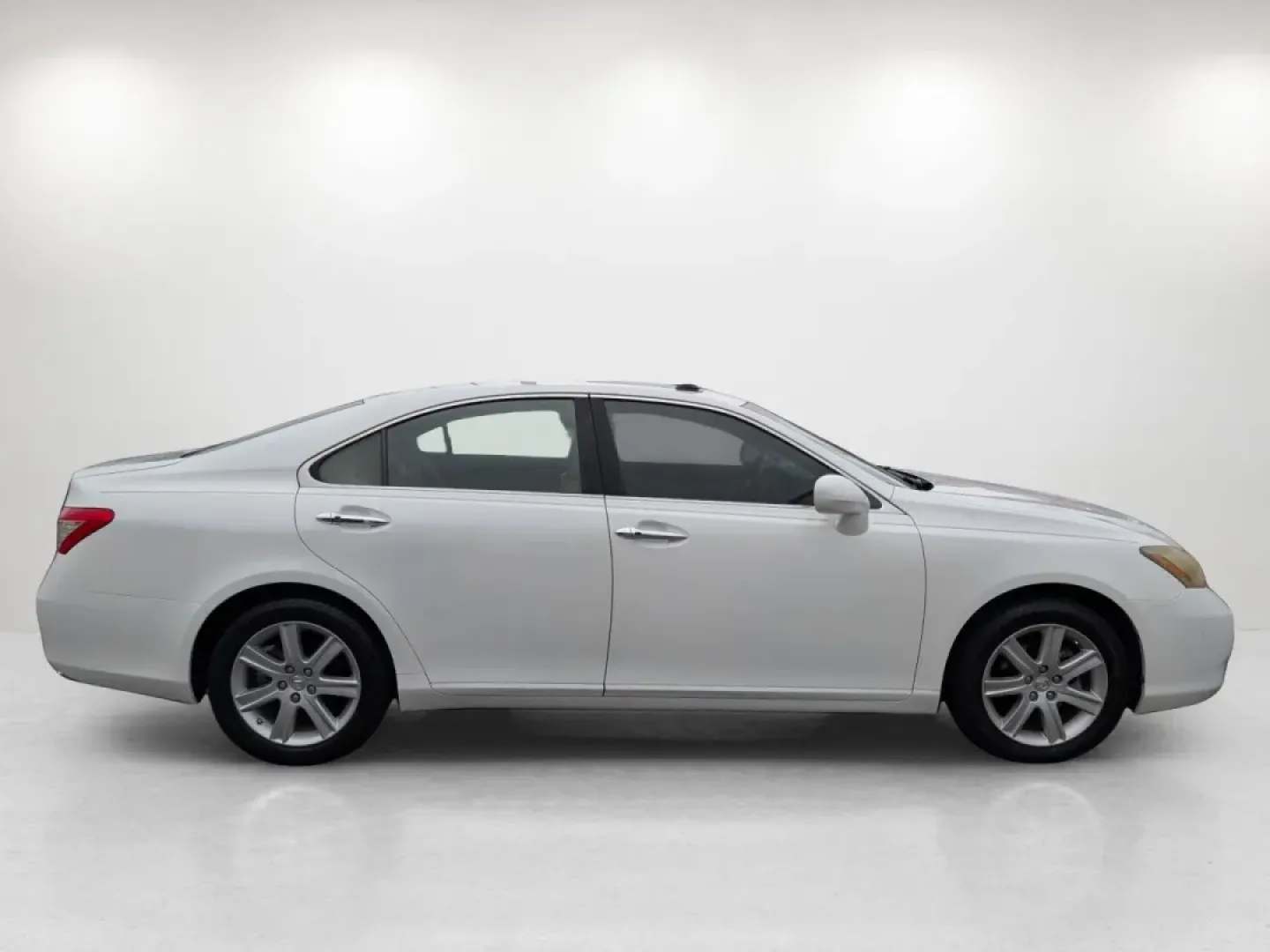 2008 /Cashmere Lexus ES 350 (JTHBJ46G782) with an Other engine, located at 804 22nd Ave, Phenix City, AL, 36870, (334) 297-1860, 32.484749, -85.024475 - **Experience Unmatched Comfort and Style with the 2008 Lexus ES 350 at Gils Auto Phenix City, AL!**<br /> <br /> If you're in the market for a luxurious sedan that seamlessly combines comfort, style, and performance, look no further than the 2008 Lexus ES 350 available at Gils Auto in Phenix City, - Photo#3