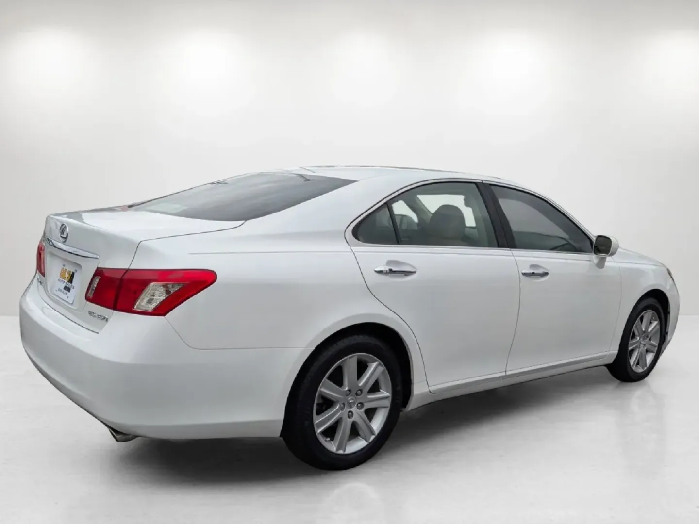 2008 /Cashmere Lexus ES 350 (JTHBJ46G782) with an Other engine, located at 804 22nd Ave, Phenix City, AL, 36870, (334) 297-1860, 32.484749, -85.024475 - **Experience Unmatched Comfort and Style with the 2008 Lexus ES 350 at Gils Auto Phenix City, AL!**<br /> <br /> If you're in the market for a luxurious sedan that seamlessly combines comfort, style, and performance, look no further than the 2008 Lexus ES 350 available at Gils Auto in Phenix City, - Photo#4