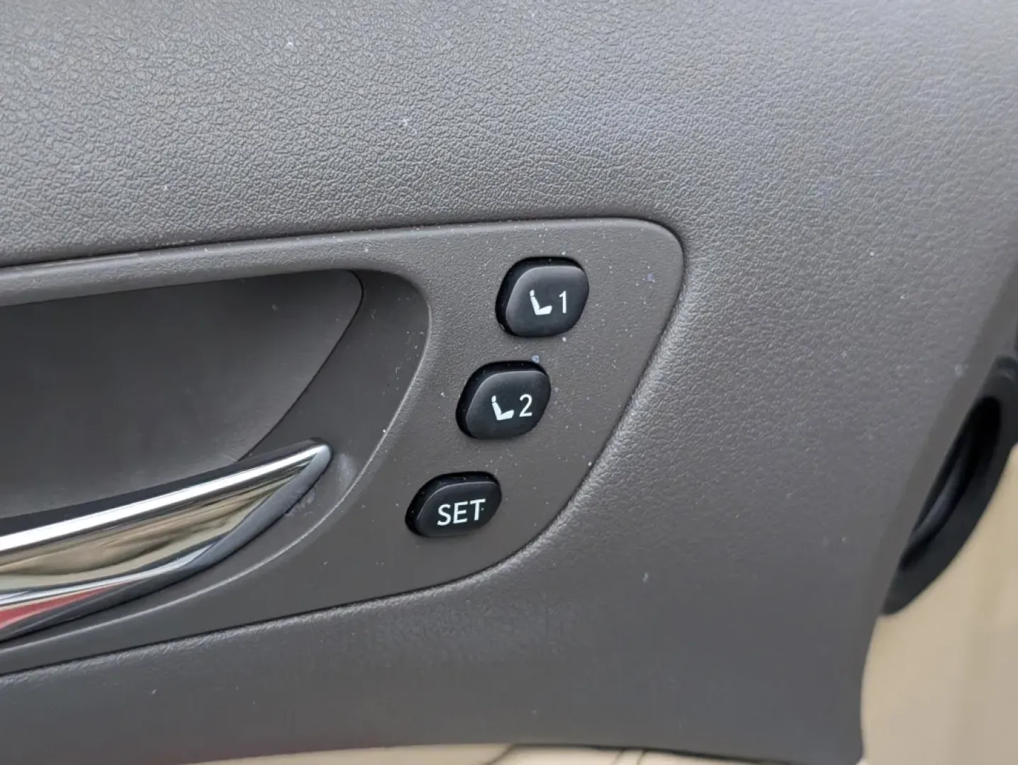 2008 /Cashmere Lexus ES 350 (JTHBJ46G782) with an Other engine, located at 804 22nd Ave, Phenix City, AL, 36870, (334) 297-1860, 32.484749, -85.024475 - **Experience Unmatched Comfort and Style with the 2008 Lexus ES 350 at Gils Auto Phenix City, AL!**<br /> <br /> If you're in the market for a luxurious sedan that seamlessly combines comfort, style, and performance, look no further than the 2008 Lexus ES 350 available at Gils Auto in Phenix City, - Photo#9