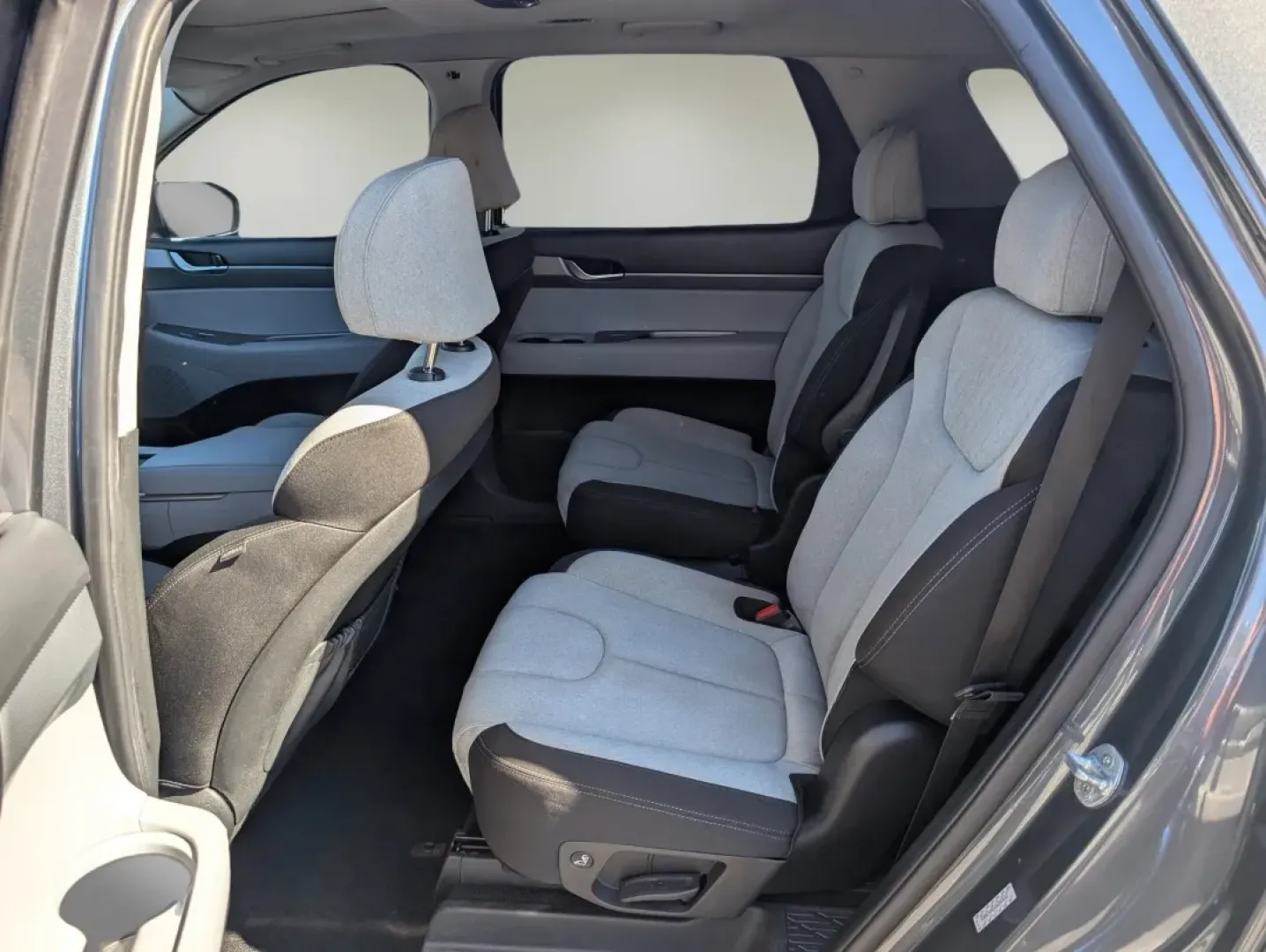 2021 /Gray Hyundai Palisade SEL (KM8R34HE5MU) with an Other engine, located at 5115 14th Ave., Columbus, GA, 31904, (706) 323-0345, 32.511494, -84.971046 - **Discover the 2021 Hyundai Palisade SEL: Your Ideal Family SUV for Every Adventure!**<br /> <br /> Are you in the market for a versatile and spacious SUV that caters to both everyday errands and weekend getaways? Look no further! The 2021 Hyundai Palisade SEL is the perfect blend of comfort, techno - Photo#10