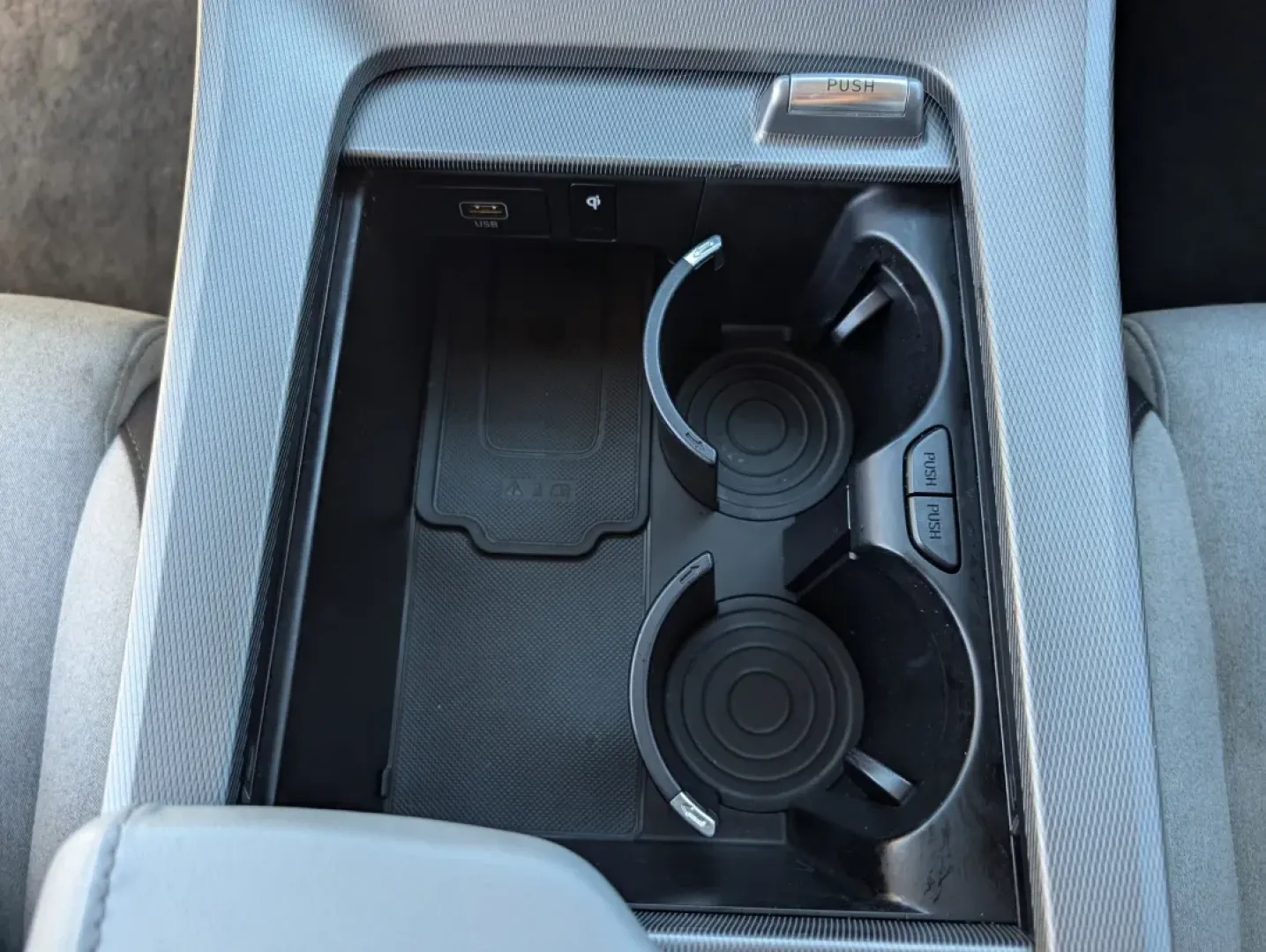 2021 /Gray Hyundai Palisade SEL (KM8R34HE5MU) with an Other engine, located at 7000 Northlake Connector, Columbus, GA, 31904, (706) 987-8085, 32.524975, -84.978134 - **Discover the 2021 Hyundai Palisade SEL: Your Ideal Family SUV for Every Adventure!**<br /> <br /> Are you in the market for a versatile and spacious SUV that caters to both everyday errands and weekend getaways? Look no further! The 2021 Hyundai Palisade SEL is the perfect blend of comfort, techno - Photo#14