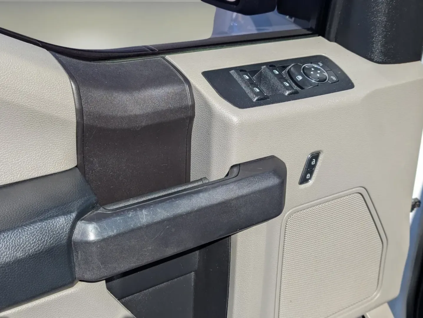 2018 Ford F-150 XLT (1FTEW1CP3JK) with an Other engine, located at 3959 U.S. 80 W, Phenix City, AL, 36870, (334) 297-4885, 32.469296, -85.135185 - Discover the perfect blend of rugged capability and everyday practicality with our 2018 Ford F-150, available now at Gils Auto in Phenix City, AL. Designed for those who embrace adventure without compromising on comfort, this Crew Cab Pickup is your ideal companion for both weekend getaways and dail - Photo#9