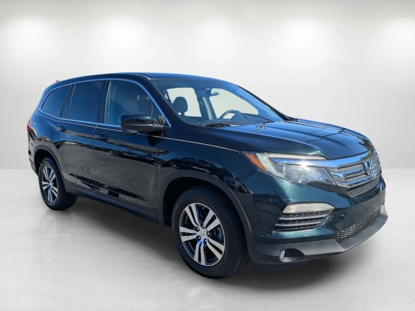 2016 Honda Pilot EX-L (5FNYF5H58GB) with an Other engine, located at 7000 Northlake Connector, Columbus, GA, 31904, (706) 987-8085, 32.524975, -84.978134 - **Elevate Your Adventures with the 2016 Honda Pilot EX-L - Perfect for Family Life and Beyond!**<br /> <br /> If you're searching for a versatile and dependable SUV that seamlessly fits into your family's lifestyle or enhances your weekend getaways, look no further than the 2016 Honda Pilot EX-L. At - Photo#2