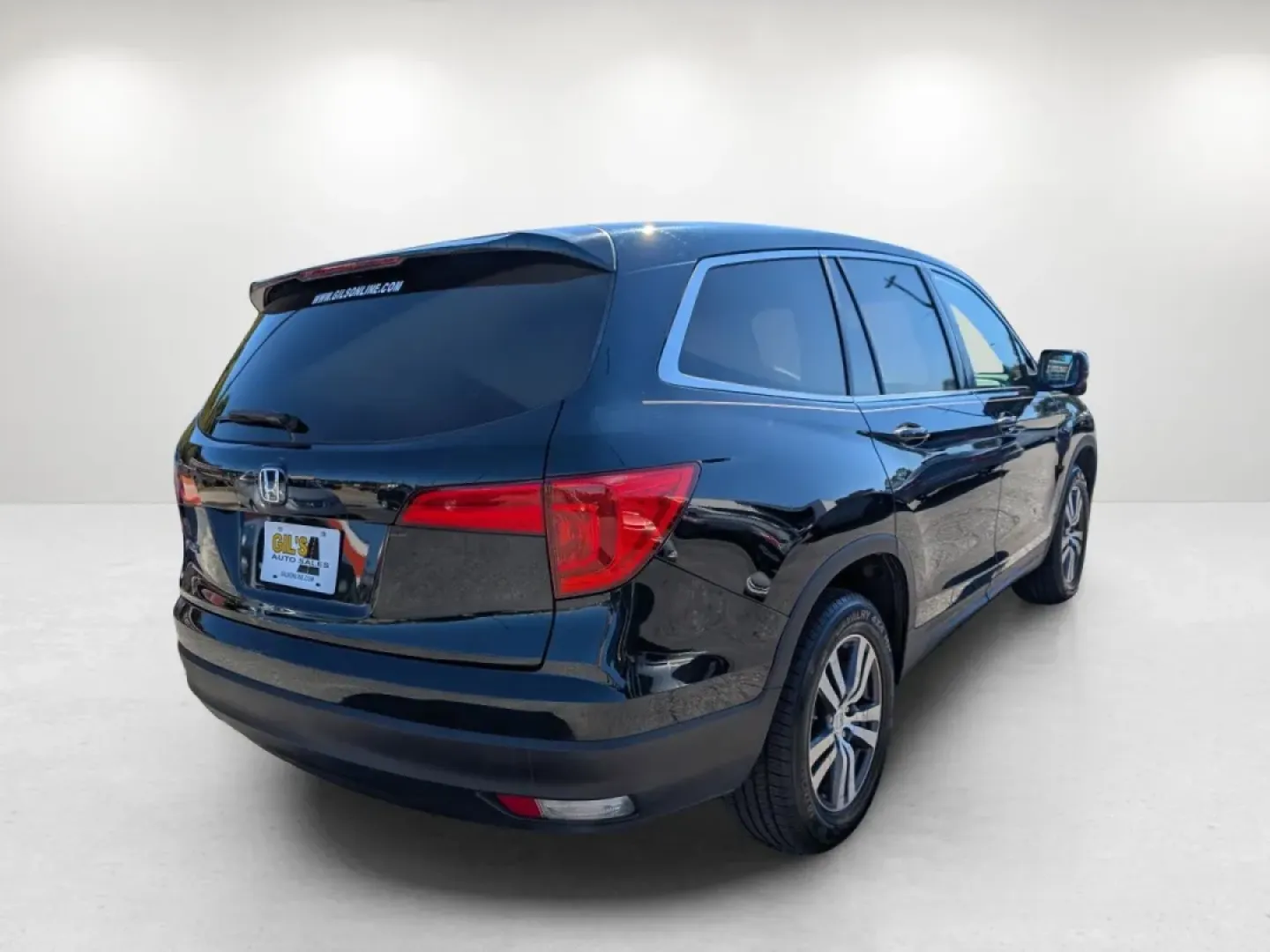 2016 Honda Pilot EX-L (5FNYF5H58GB) with an Other engine, located at 7000 Northlake Connector, Columbus, GA, 31904, (706) 987-8085, 32.524975, -84.978134 - **Elevate Your Adventures with the 2016 Honda Pilot EX-L - Perfect for Family Life and Beyond!**<br /> <br /> If you're searching for a versatile and dependable SUV that seamlessly fits into your family's lifestyle or enhances your weekend getaways, look no further than the 2016 Honda Pilot EX-L. At - Photo#4