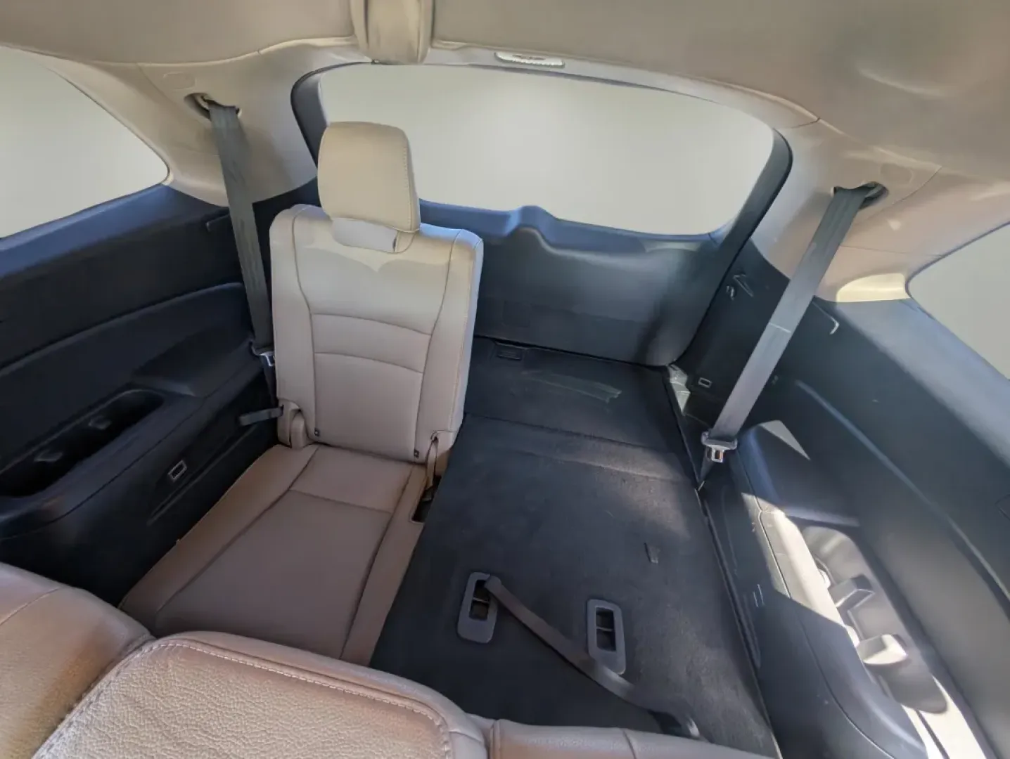 2016 Honda Pilot EX-L (5FNYF5H58GB) with an Other engine, located at 7000 Northlake Connector, Columbus, GA, 31904, (706) 987-8085, 32.524975, -84.978134 - **Elevate Your Adventures with the 2016 Honda Pilot EX-L - Perfect for Family Life and Beyond!**<br /> <br /> If you're searching for a versatile and dependable SUV that seamlessly fits into your family's lifestyle or enhances your weekend getaways, look no further than the 2016 Honda Pilot EX-L. At - Photo#11