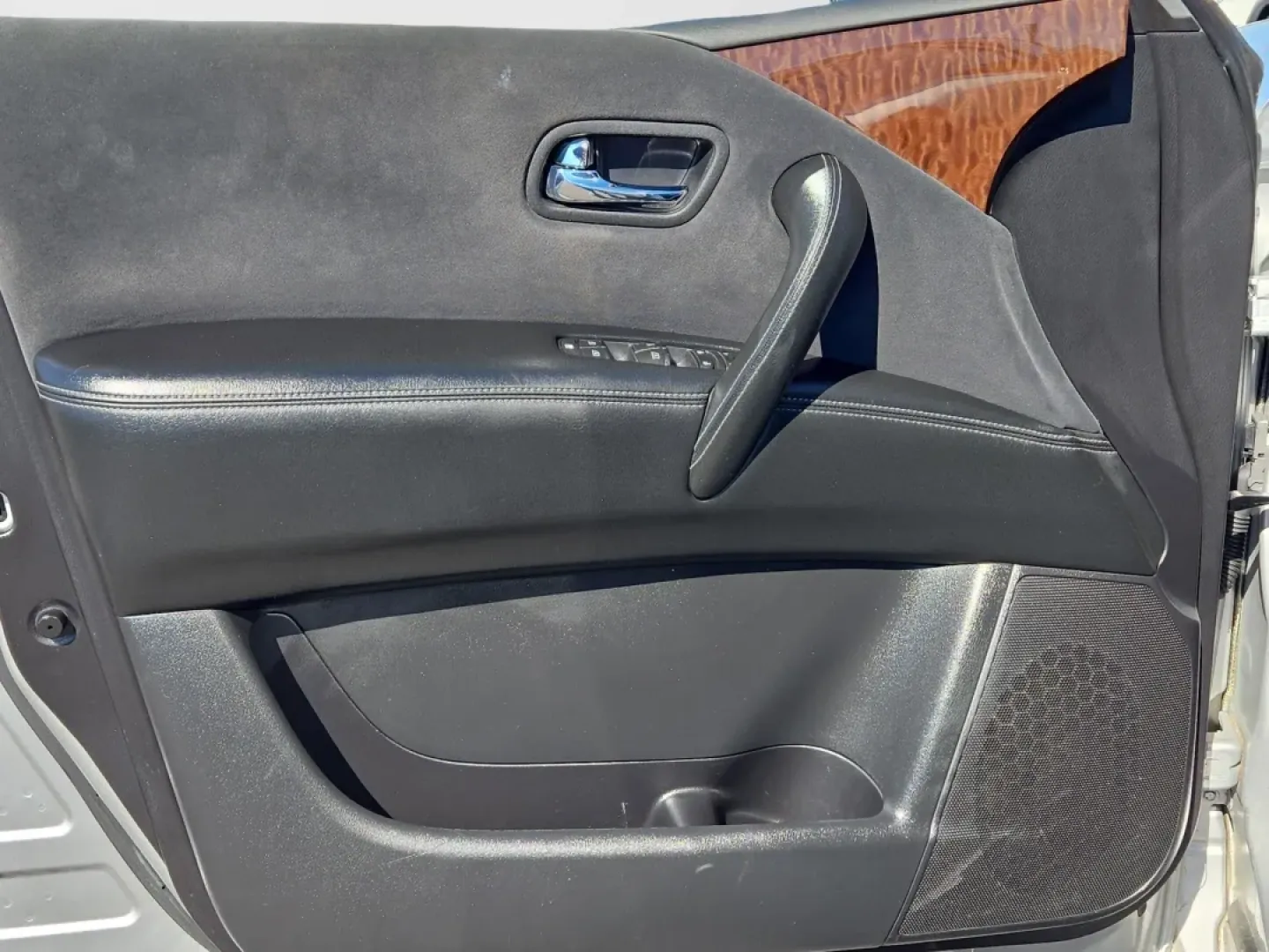 2019 /Charcoal Nissan Armada SV (JN8AY2ND9K9) with an Other engine, located at 521 Old Farm Lane Rd, Prattville, AL, 36066, (334) 325-1505, 32.482460, -86.416367 - Discover the perfect blend of luxury and practicality with the 2019 Nissan Armada SV, now available at Gils Auto in Prattville, AL. If you're looking for a spacious SUV that can easily accommodate your family or friends for weekend adventures, road trips, or daily commutes, this vehicle is built to - Photo#10