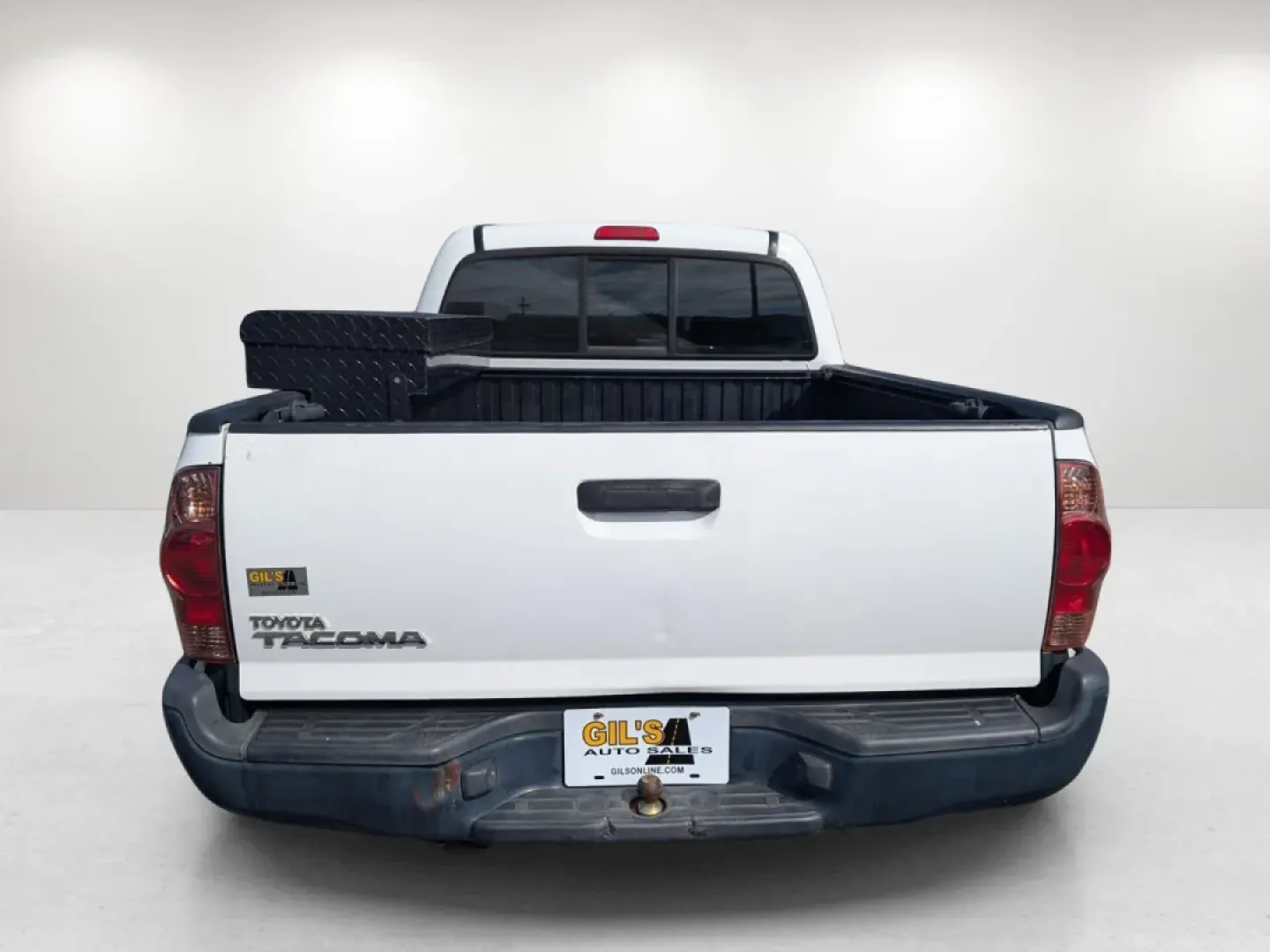 2013 Toyota Tacoma (5TFNX4CN6DX) with an Other engine, located at 1430 Gateway Drive, Opelika, AL, 36801, (334) 239-0944, 32.637871, -85.409790 - Unlock a world of adventure with the 2013 Toyota Tacoma, a versatile pickup truck that perfectly balances utility and comfort. Whether you're a growing family seeking reliable transportation, a weekend warrior ready for off-road excursions, or a budget-conscious buyer in need of a dependable vehicle - Photo#5