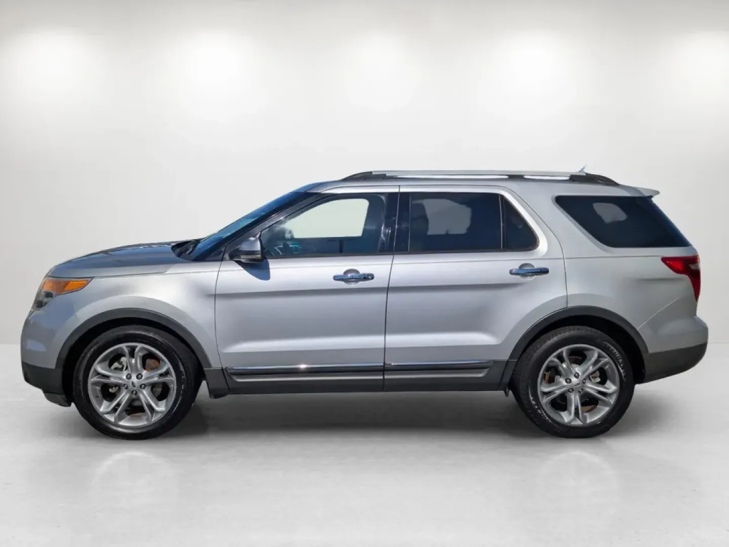 2013 Ford Explorer Limited (1FM5K7F88DG) with an Other engine, located at 3959 U.S. 80 W, Phenix City, AL, 36870, (334) 297-4885, 32.469296, -85.135185 - **Elevate Your Adventures with the 2013 Ford Explorer Limited at Gils Auto!**<br /> <br /> If you're a growing family or an adventurer at heart, the 2013 Ford Explorer Limited is the perfect SUV to elevate your lifestyle! With ample space, luxurious features, and a robust performance, this vehicle i - Photo#8