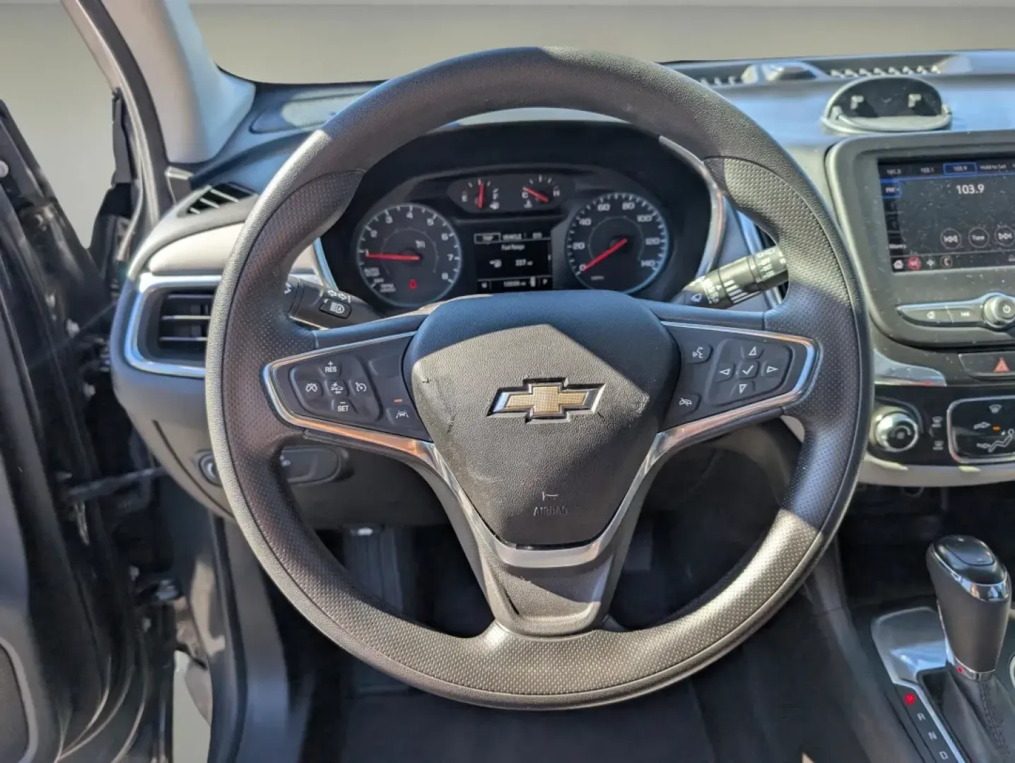 2021 /Medium Ash Gray Chevrolet Equinox LS (2GNAXHEV8M6) with an Other engine, located at 3959 U.S. 80 W, Phenix City, AL, 36870, (334) 297-4885, 32.469296, -85.135185 - Are you ready to elevate your driving experience? Discover the 2021 Chevrolet Equinox LS, perfectly crafted for those who crave comfort and versatility on the road. Whether you're a growing family needing extra space, a daily commuter navigating Phenix City's bustling streets, or someone who loves w - Photo#15
