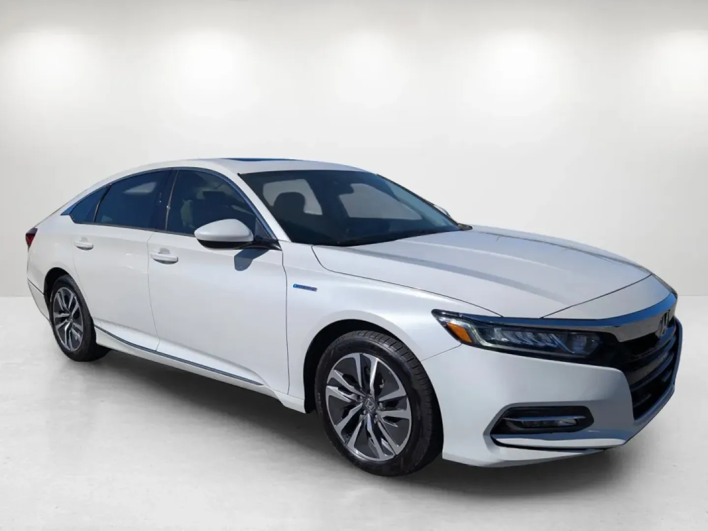 2020 Honda Accord Hybrid EX (1HGCV3F4XLA) with an Other engine, located at 1430 Gateway Drive, Opelika, AL, 36801, (334) 239-0944, 32.637871, -85.409790 - **Unleash Your Adventures with the 2020 Honda Accord Hybrid EX at Gils Auto!**<br /> <br /> Are you searching for a versatile vehicle that fits seamlessly into your dynamic lifestyle? The 2020 Honda Accord Hybrid EX is the perfect companion for both the daily commuter and the weekend explorer. With - Photo#2