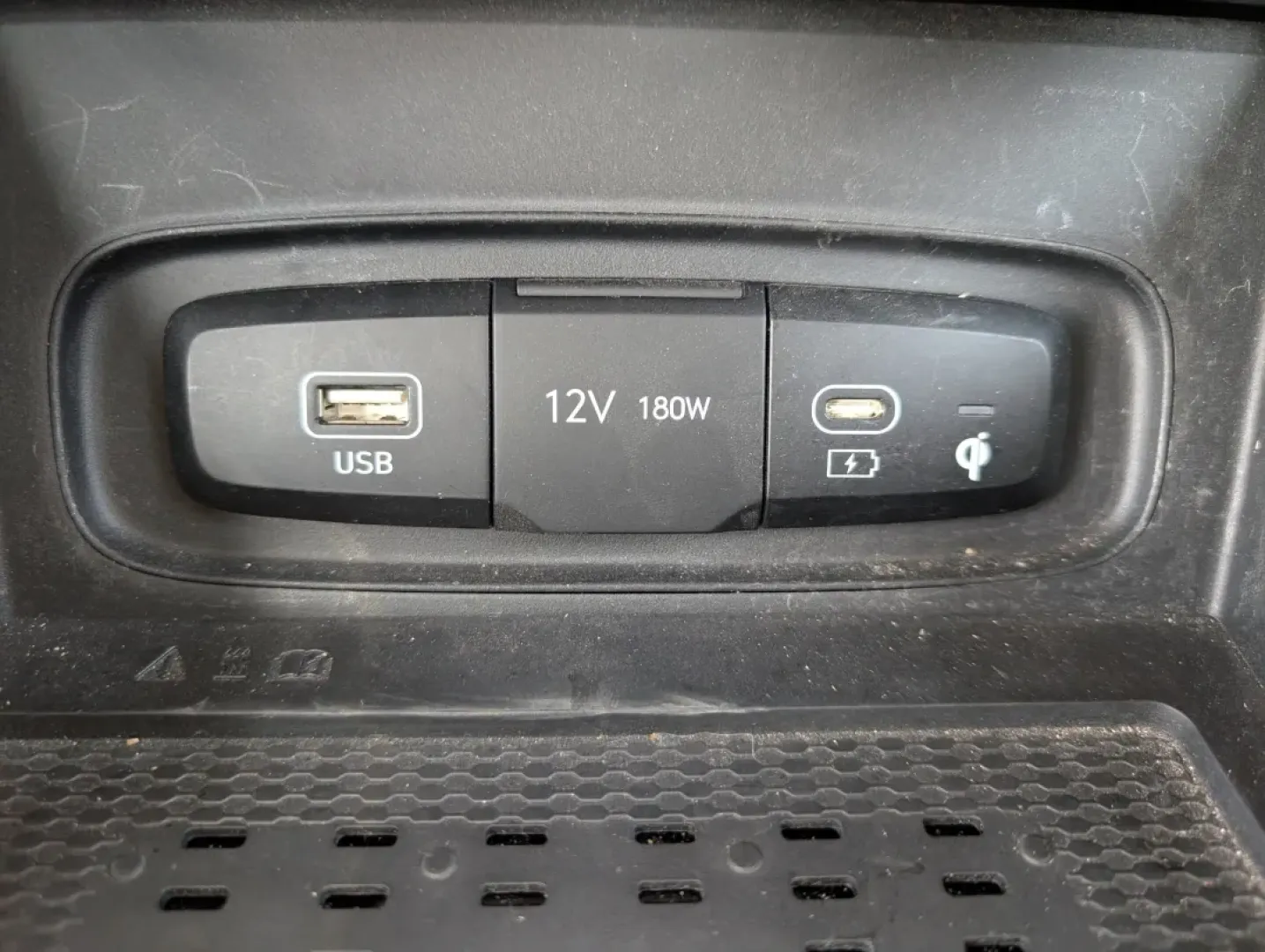 2023 /Black Hyundai Venue Limited (KMHRC8A39PU) with an Other engine, located at 3959 U.S. 80 W, Phenix City, AL, 36870, (334) 297-4885, 32.469296, -85.135185 - **Explore the Open Road in the 2023 Hyundai Venue Limited Your Perfect Companion for Adventures and Daily Commutes!**<br /> <br /> Are you in the market for a versatile SUV that excels in both urban living and weekend escapades? Look no further than the 2023 Hyundai Venue Limited, now available at - Photo#11