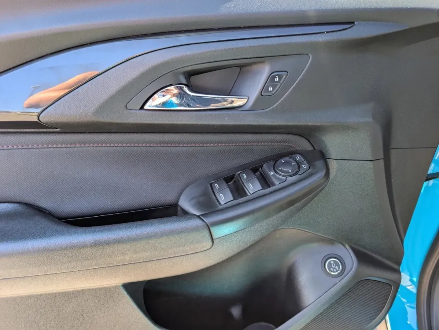 2021 /Jet Black with Red accents Chevrolet Trailblazer RS (KL79MTSL5MB) with an Other engine, located at 5115 14th Ave., Columbus, GA, 31904, (706) 323-0345, 32.511494, -84.971046 - 2021 Chevrolet Trailblazer RS - Photo#8