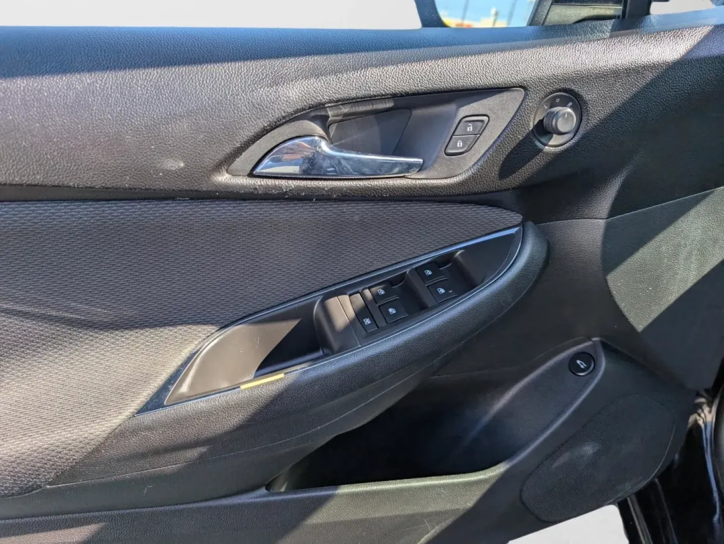 2017 /Jet Black Chevrolet Cruze LT (1G1BE5SM1H7) with an Other engine, located at 804 22nd Ave, Phenix City, AL, 36870, (334) 297-1860, 32.484749, -85.024475 - **Elevate Your Commute with the 2017 Chevrolet Cruze LT at Gils Auto, Phenix City!**<br /> <br /> Imagine transforming your daily commute into a comfortable and stylish journey. Whether you're navigating through the bustling streets of Phenix City or heading out for a weekend adventure, the 2017 Che - Photo#8