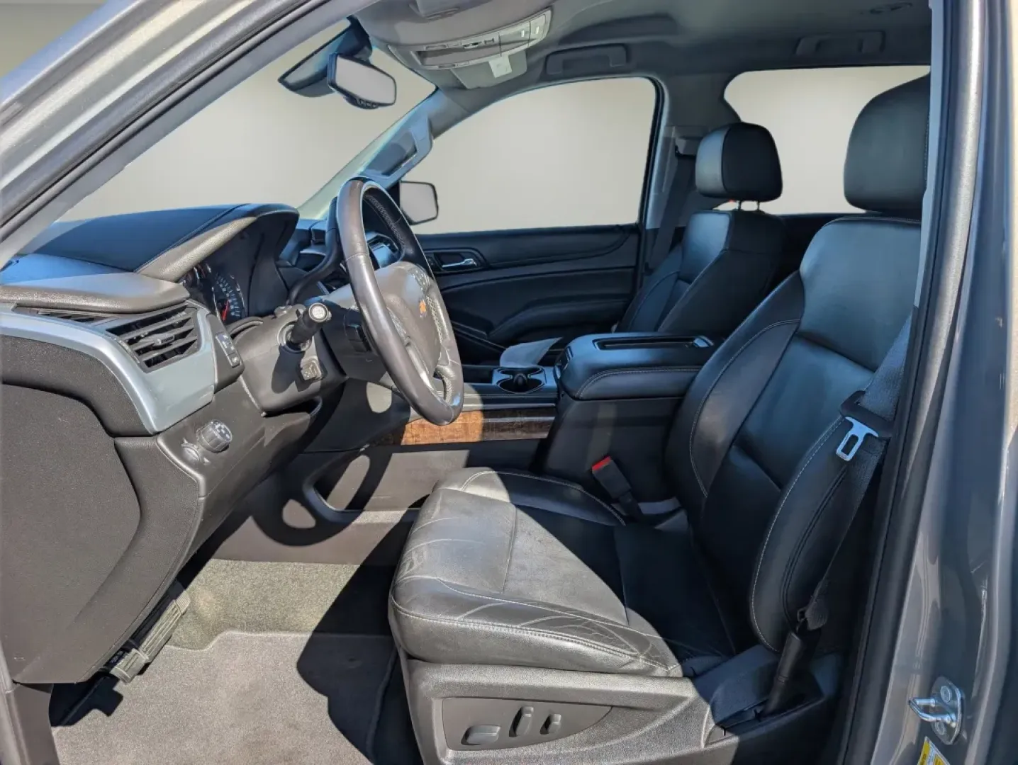 2018 /Jet Black Chevrolet Tahoe LT (1GNSCBKC0JR) with an Other engine, located at 7000 Northlake Connector, Columbus, GA, 31904, (706) 987-8085, 32.524975, -84.978134 - **Explore Your Next Adventure with the 2018 Chevrolet Tahoe LT Perfect for Family Getaways!**<br /> <br /> Are you ready for your next family camping trip, weekend adventure, or daily commute? The 2018 Chevrolet Tahoe LT is designed for those who refuse to compromise on space, comfort, and technolo - Photo#9