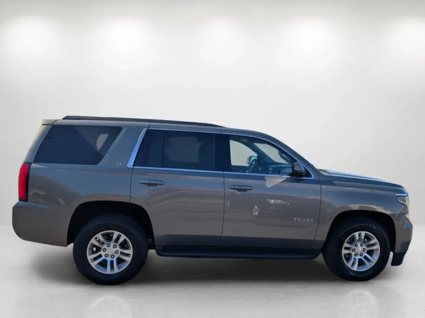 2018 /Jet Black Chevrolet Tahoe LT (1GNSCBKC0JR) with an Other engine, located at 1430 Gateway Drive, Opelika, AL, 36801, (334) 239-0944, 32.637871, -85.409790 - **Explore Your Next Adventure with the 2018 Chevrolet Tahoe LT Perfect for Family Getaways!**<br /> <br /> Are you ready for your next family camping trip, weekend adventure, or daily commute? The 2018 Chevrolet Tahoe LT is designed for those who refuse to compromise on space, comfort, and technolo - Photo#3