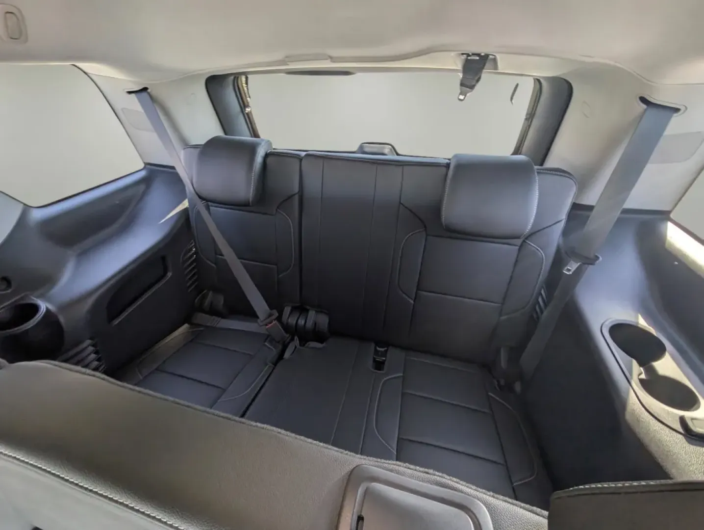 2018 /Jet Black Chevrolet Tahoe LT (1GNSCBKC0JR) with an Other engine, located at 1430 Gateway Drive, Opelika, AL, 36801, (334) 239-0944, 32.637871, -85.409790 - **Explore Your Next Adventure with the 2018 Chevrolet Tahoe LT Perfect for Family Getaways!**<br /> <br /> Are you ready for your next family camping trip, weekend adventure, or daily commute? The 2018 Chevrolet Tahoe LT is designed for those who refuse to compromise on space, comfort, and technolo - Photo#11