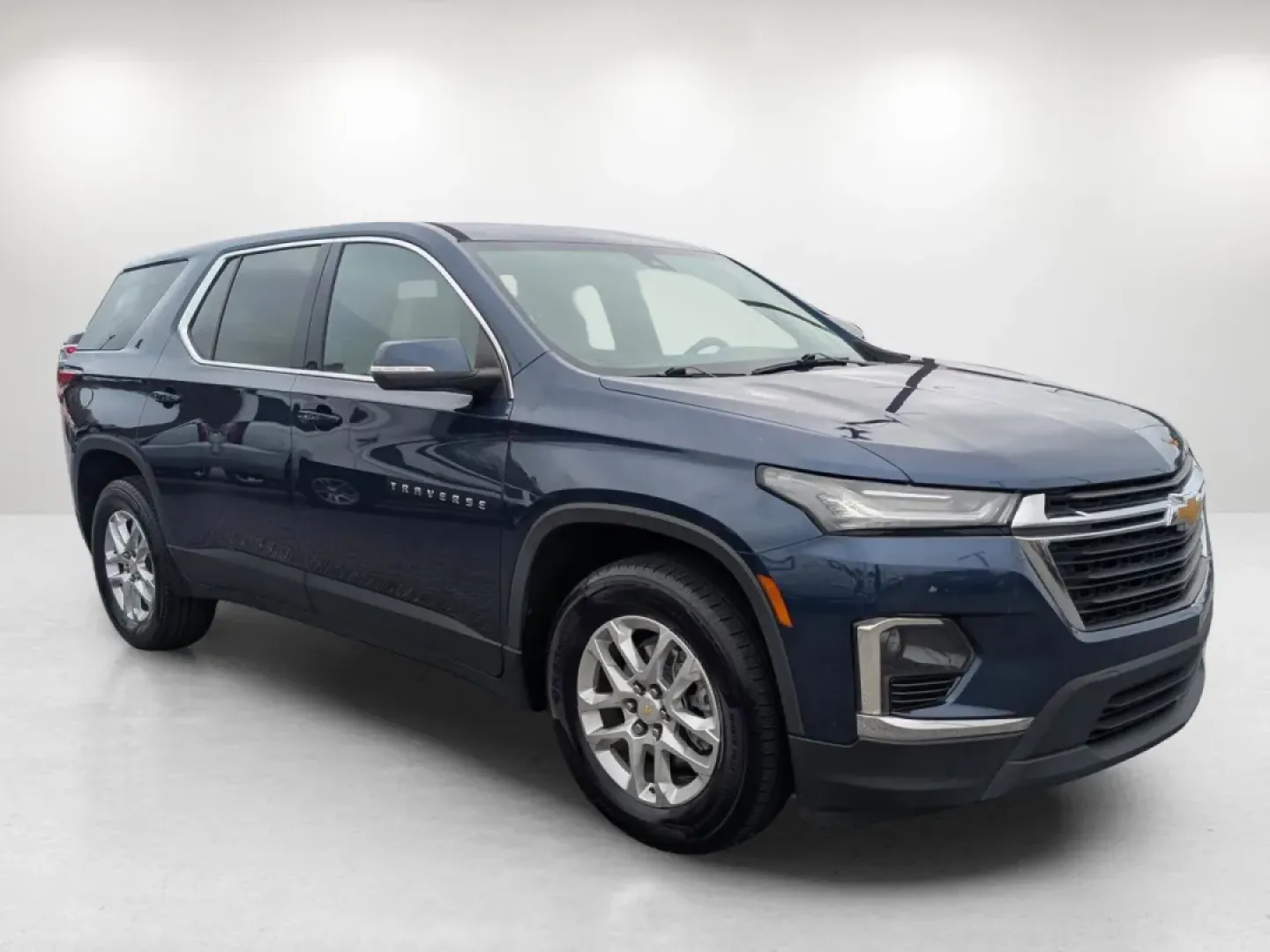 2022 /Jet Black/Chai Chevrolet Traverse LS (1GNERLKW6NJ) with an Other engine, located at 804 22nd Ave, Phenix City, AL, 36870, (334) 297-1860, 32.484749, -85.024475 - Unleash the thrill of family adventures with this stunning 2022 Chevrolet Traverse, now available at Gils Auto in Phenix City, AL. If you're seeking a vehicle that can comfortably accommodate your growing family, this spacious SUV is the perfect choice for road trips, school runs, or weekend getaway - Photo#2