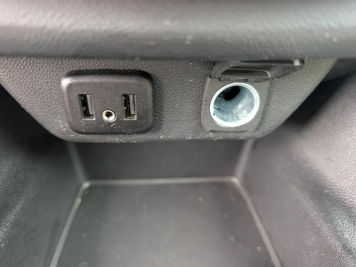 2022 /Jet Black/Chai Chevrolet Traverse LS (1GNERLKW6NJ) with an Other engine, located at 804 22nd Ave, Phenix City, AL, 36870, (334) 297-1860, 32.484749, -85.024475 - Unleash the thrill of family adventures with this stunning 2022 Chevrolet Traverse, now available at Gils Auto in Phenix City, AL. If you're seeking a vehicle that can comfortably accommodate your growing family, this spacious SUV is the perfect choice for road trips, school runs, or weekend getaway - Photo#12