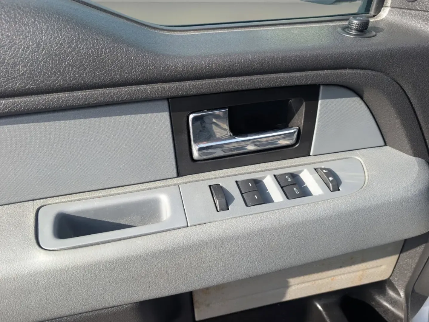 2014 Ford F-150 XLT (1FTFX1CF7EF) with an Other engine, located at 7000 Northlake Connector, Columbus, GA, 31904, (706) 987-8085, 32.524975, -84.978134 - **Unleash Adventure with the 2014 Ford F-150 Your Perfect Companion for Work and Play!**<br /> <br /> Are you ready to elevate your lifestyle with a vehicle that can handle your daily commute, weekend adventures, and everything in between? Look no further than the 2014 Ford F-150, the quintessentia - Photo#8