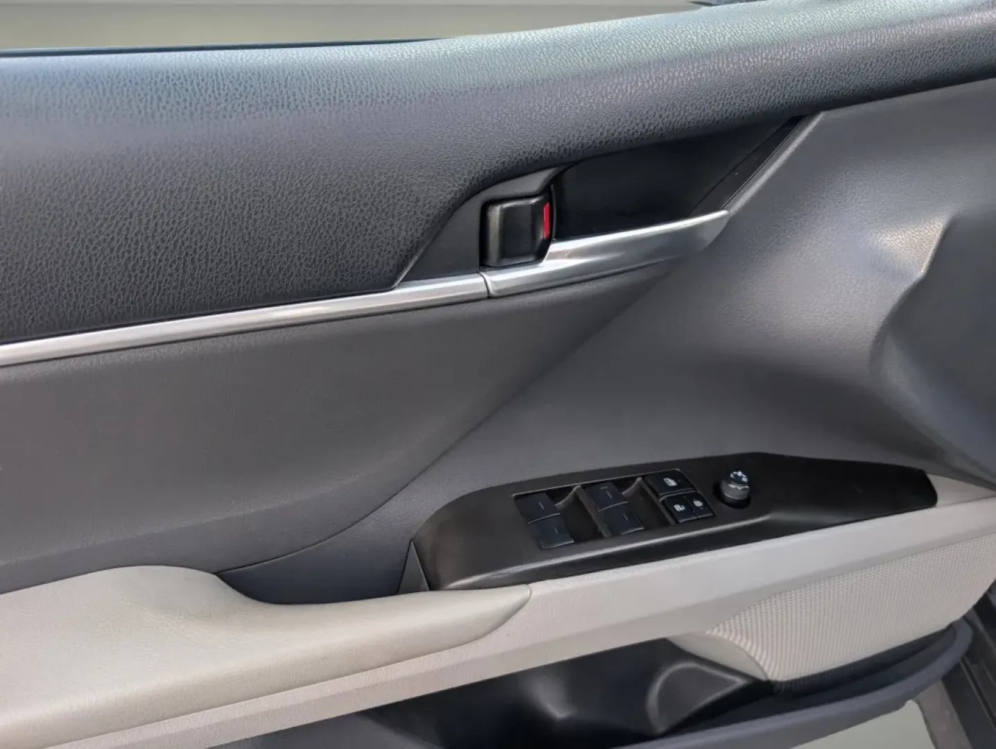 2023 Toyota Camry LE (4T1C11AKXPU) with an Other engine, located at 1430 Gateway Drive, Opelika, AL, 36801, (334) 239-0944, 32.637871, -85.409790 - **Discover the Perfect Balance of Style and Functionality with the 2023 Toyota Camry LE at Gils Auto!**<br /> <br /> If you're in the market for a reliable, stylish sedan that effortlessly transitions from daily commutes to family outings, look no further than the 2023 Toyota Camry LE available at G - Photo#8