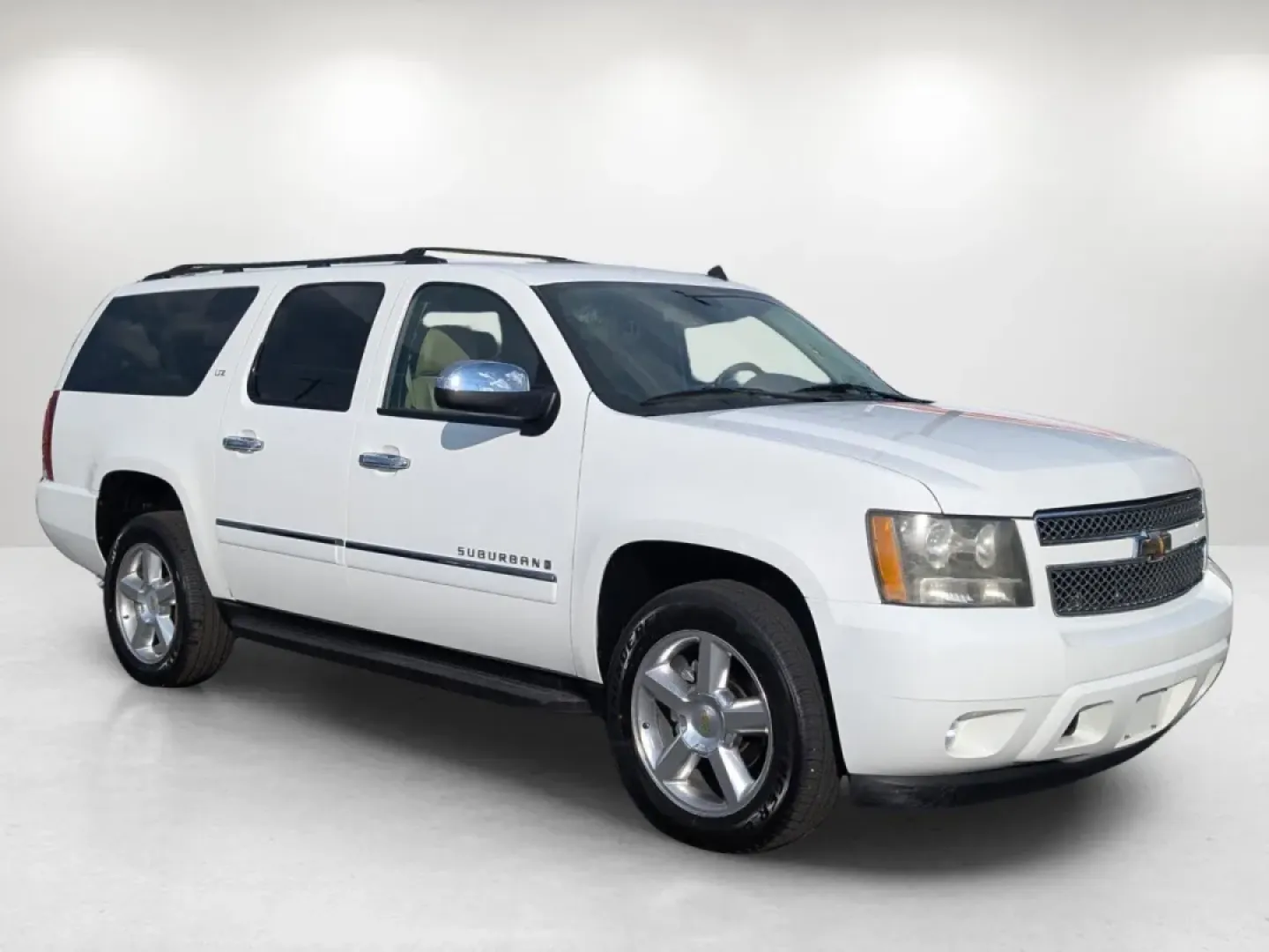 2009 /Light Cashmere/Dark Cashemere Chevrolet Suburban LTZ (1GNFC36029R) with an Other engine, located at 1430 Gateway Drive, Opelika, AL, 36801, (334) 239-0944, 32.637871, -85.409790 - **Explore the Open Road with the 2009 Chevrolet Suburban LTZ at Gils Auto Phenix City, AL!**<br /> <br /> Are you ready to elevate your driving experience and make family trips or weekend adventures unforgettable? Look no further than the 2009 Chevrolet Suburban LTZ, now available at Gils Auto, you - Photo#2