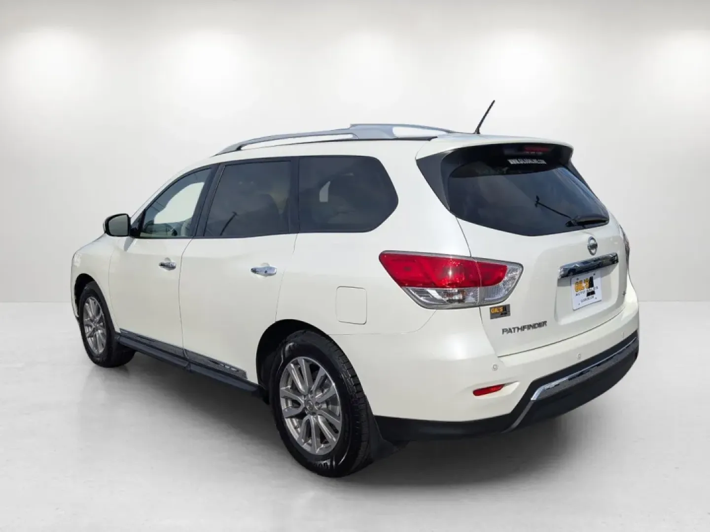 2015 /Almond Nissan Pathfinder SL (5N1AR2MN5FC) with an Other engine, located at 3959 U.S. 80 W, Phenix City, AL, 36870, (334) 297-4885, 32.469296, -85.135185 - **Drive Into Adventure with the 2015 Nissan Pathfinder SL at Gils Auto - Your Local Buy Here Pay Here Dealer!**<br /> <br /> Are you ready to elevate your family adventures or weekend getaways? The 2015 Nissan Pathfinder SL is the perfect SUV for those who value functionality, comfort, and style. Wi - Photo#7