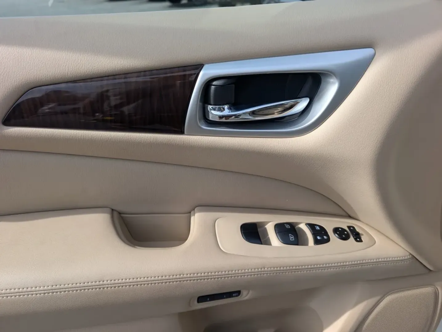 2015 /Almond Nissan Pathfinder SL (5N1AR2MN5FC) with an Other engine, located at 3959 U.S. 80 W, Phenix City, AL, 36870, (334) 297-4885, 32.469296, -85.135185 - **Drive Into Adventure with the 2015 Nissan Pathfinder SL at Gils Auto - Your Local Buy Here Pay Here Dealer!**<br /> <br /> Are you ready to elevate your family adventures or weekend getaways? The 2015 Nissan Pathfinder SL is the perfect SUV for those who value functionality, comfort, and style. Wi - Photo#9