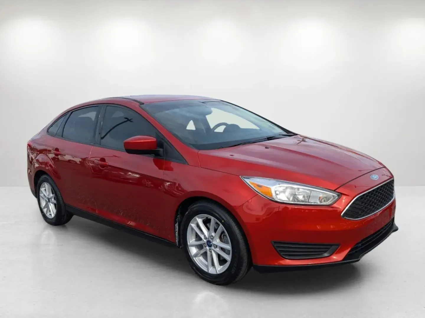 2018 Ford Focus SE (1FADP3F27JL) with an Other engine, located at 804 22nd Ave, Phenix City, AL, 36870, (334) 297-1860, 32.484749, -85.024475 - **Discover Your Next Adventure with the 2018 Ford Focus SE at Gils Auto!**<br /> <br /> Are you on the lookout for a reliable vehicle that seamlessly blends style, efficiency, and affordability? Look no further than the 2018 Ford Focus SE, now available at Gils Auto in Phenix City, AL! Perfect for c - Photo#2