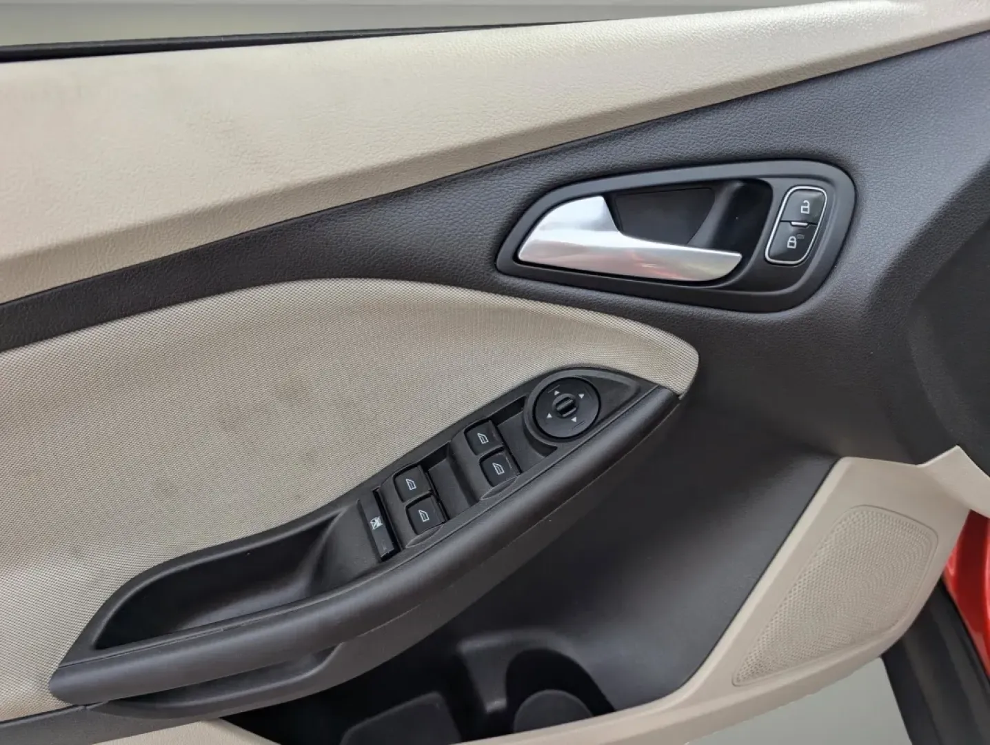 2018 Ford Focus SE (1FADP3F27JL) with an Other engine, located at 804 22nd Ave, Phenix City, AL, 36870, (334) 297-1860, 32.484749, -85.024475 - **Discover Your Next Adventure with the 2018 Ford Focus SE at Gils Auto!**<br /> <br /> Are you on the lookout for a reliable vehicle that seamlessly blends style, efficiency, and affordability? Look no further than the 2018 Ford Focus SE, now available at Gils Auto in Phenix City, AL! Perfect for c - Photo#8