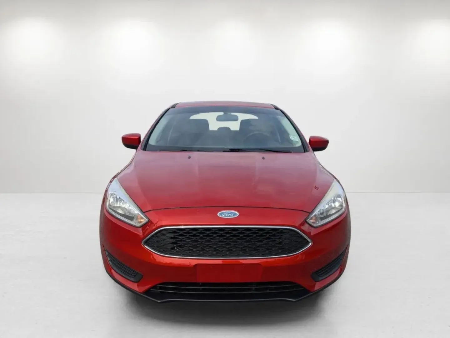 2018 Ford Focus SE's photo