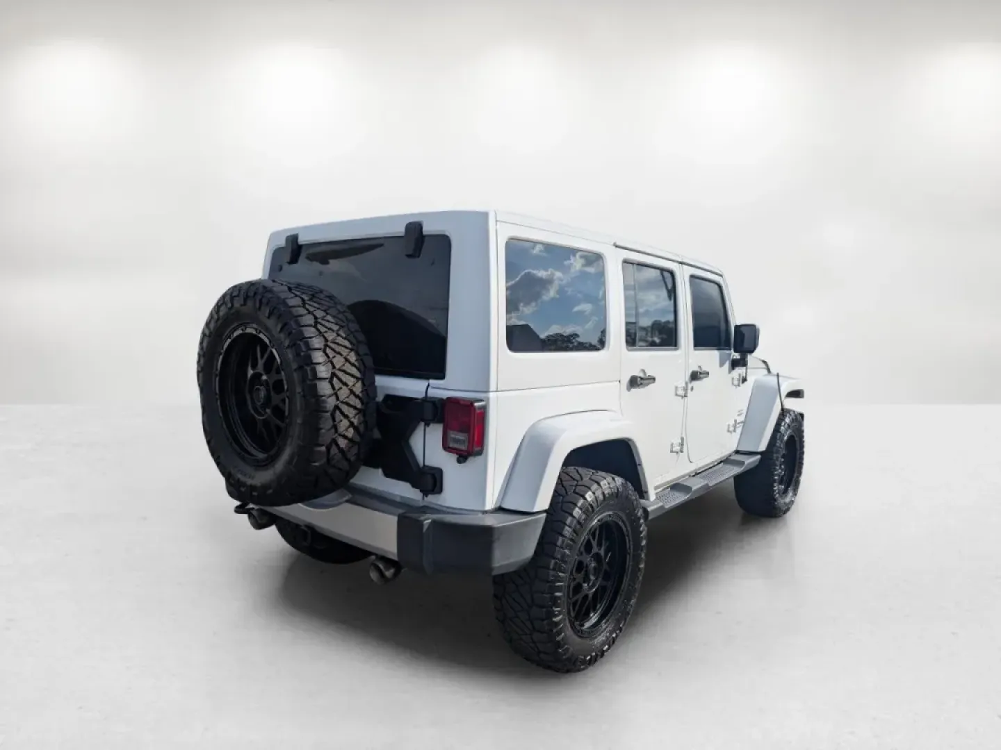 2018 /Black Jeep Wrangler Sahara (1C4BJWEG4JL) with an Other engine, located at 7000 Northlake Connector, Columbus, GA, 31904, (706) 987-8085, 32.524975, -84.978134 - **Adventure Awaits: 2018 Jeep Wrangler Sahara at Gils Auto**<br /> <br /> Are you ready to embark on your next adventure? Whether you're planning a weekend getaway to the stunning landscapes of Lake Martin or navigating through the vibrant streets of Phenix City, this 2018 Jeep Wrangler Sahara is yo - Photo#4