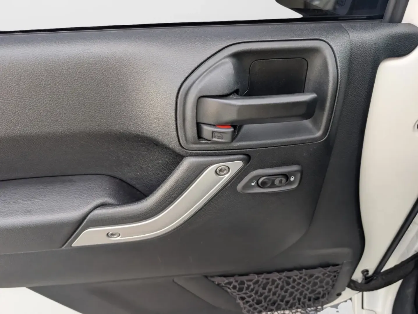 2018 /Black Jeep Wrangler Sahara (1C4BJWEG4JL) with an Other engine, located at 7000 Northlake Connector, Columbus, GA, 31904, (706) 987-8085, 32.524975, -84.978134 - **Adventure Awaits: 2018 Jeep Wrangler Sahara at Gils Auto**<br /> <br /> Are you ready to embark on your next adventure? Whether you're planning a weekend getaway to the stunning landscapes of Lake Martin or navigating through the vibrant streets of Phenix City, this 2018 Jeep Wrangler Sahara is yo - Photo#8