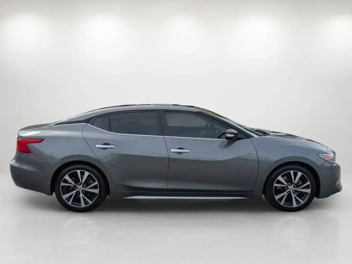 2017 /Charcoal Nissan Maxima Platinum (1N4AA6AP0HC) with an Other engine, located at 3959 U.S. 80 W, Phenix City, AL, 36870, (334) 297-4885, 32.469296, -85.135185 - Elevate your driving experience with the 2017 Nissan Maxima Platinum, the perfect sedan for those who crave luxury and performance without compromise. Whether you're a commuter looking to upgrade your daily drive or a growing family seeking comfort and safety, this stunning vehicle effortlessly blen - Photo#4