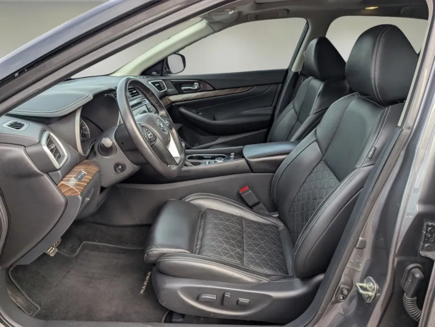 2017 /Charcoal Nissan Maxima Platinum (1N4AA6AP0HC) with an Other engine, located at 521 Old Farm Lane Rd, Prattville, AL, 36066, (334) 325-1505, 32.482460, -86.416367 - Elevate your driving experience with the 2017 Nissan Maxima Platinum, the perfect sedan for those who crave luxury and performance without compromise. Whether you're a commuter looking to upgrade your daily drive or a growing family seeking comfort and safety, this stunning vehicle effortlessly blen - Photo#9