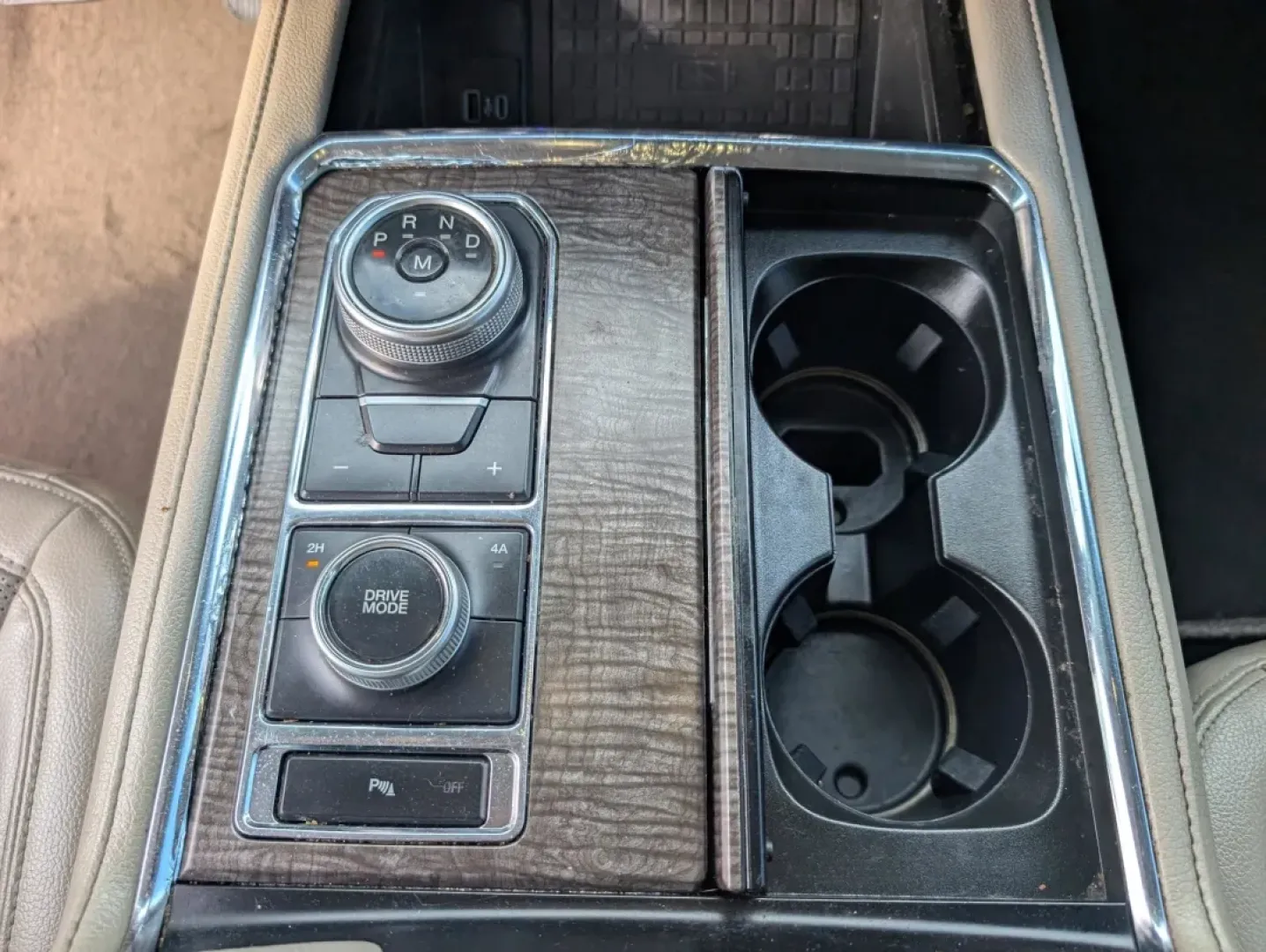 2021 Ford Expedition Max Limited (1FMJK2AT8ME) with an Other engine, located at 1430 Gateway Drive, Opelika, AL, 36801, (334) 239-0944, 32.637871, -85.409790 - ### 2021 Ford Expedition Max Limited Perfect for Family Adventures!<br /> <br /> Are you ready to elevate your family's travel experience? Look no further than the **2021 Ford Expedition Max Limited** the ultimate SUV designed for both comfort and capability. Whether you're planning a weekend geta - Photo#13